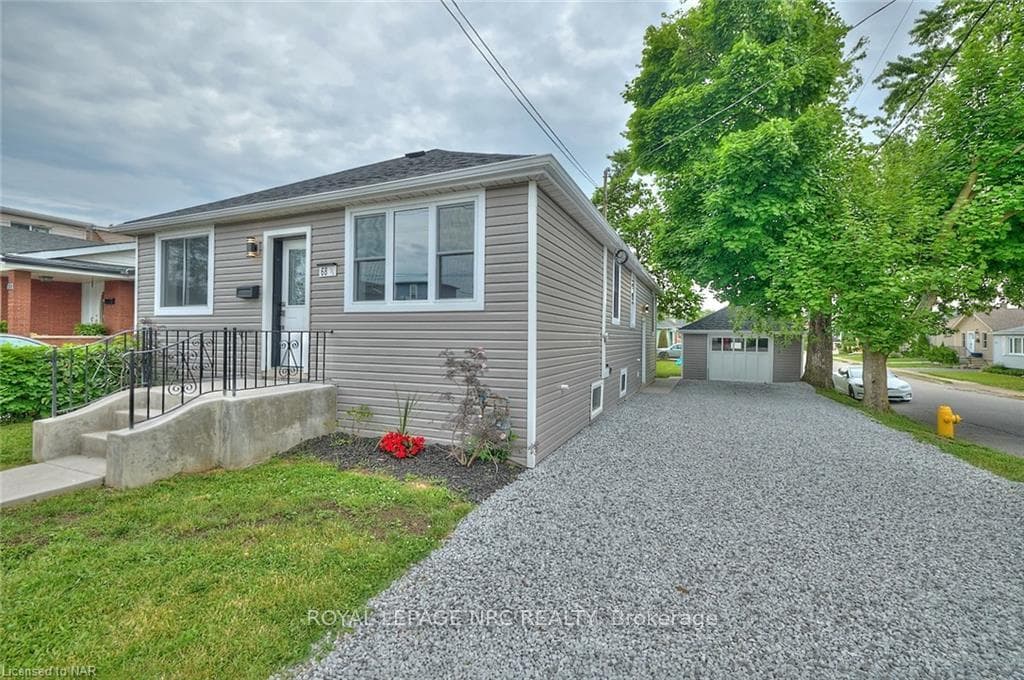 68 1/2 PINE Street photo 3