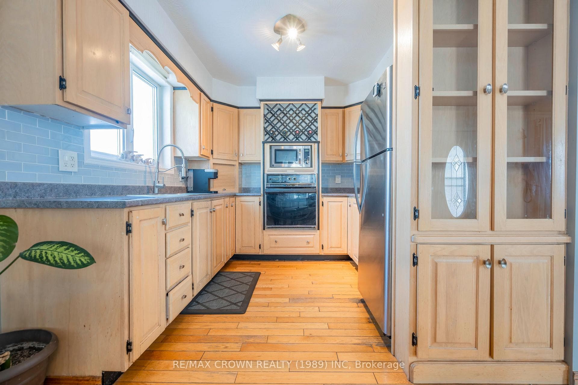 4 Erickson Avenue photo 15