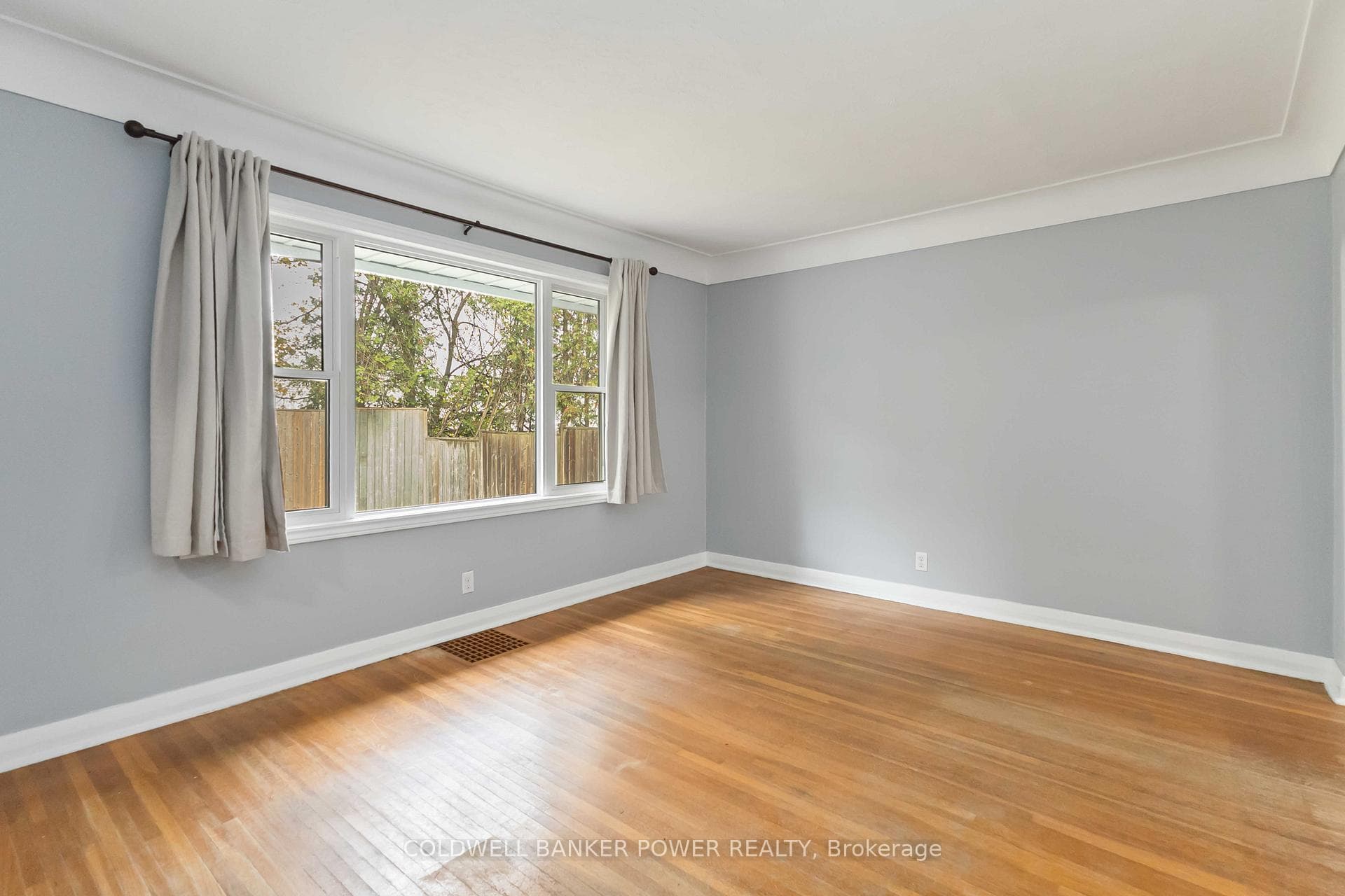 1219 Albany Street photo 9