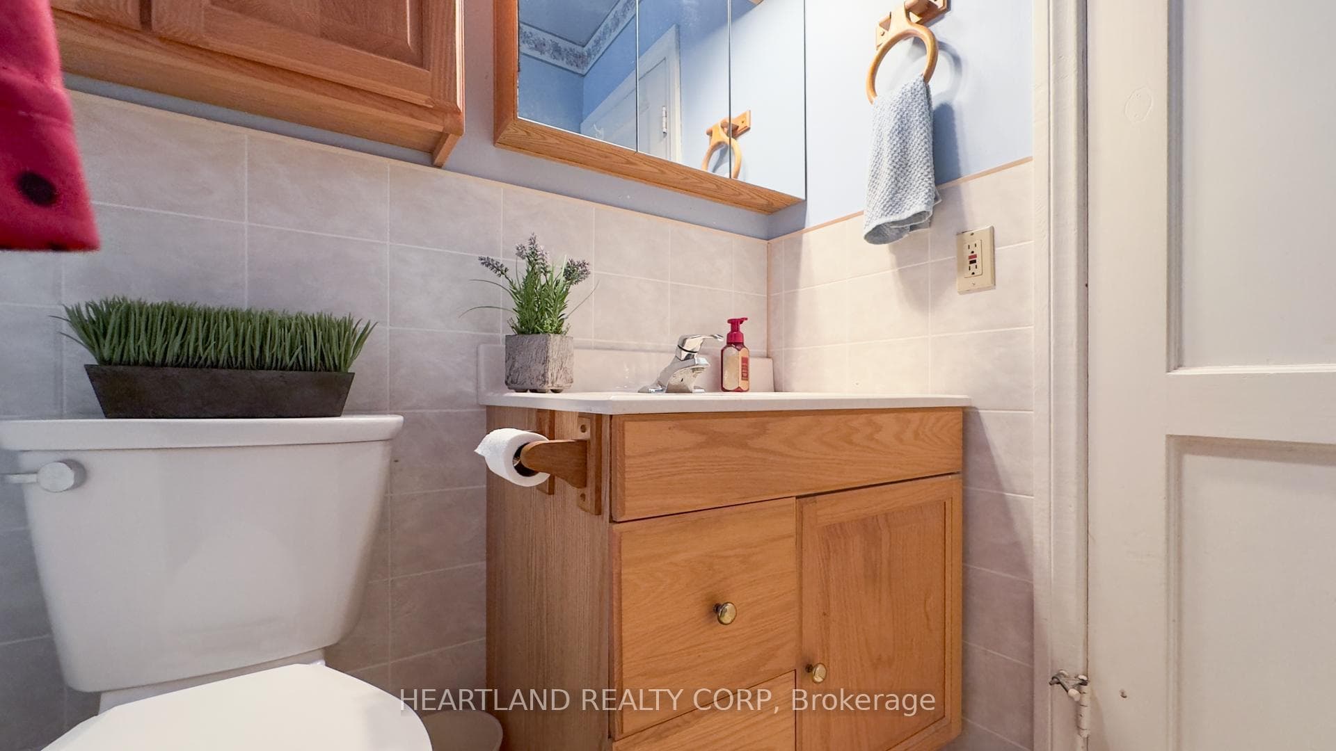 303 Carling Street photo 16