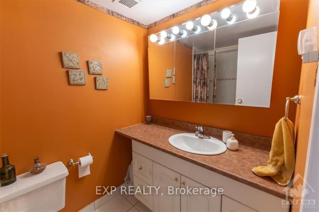 505 ST LAURENT Boulevard Unit 652 photo 17