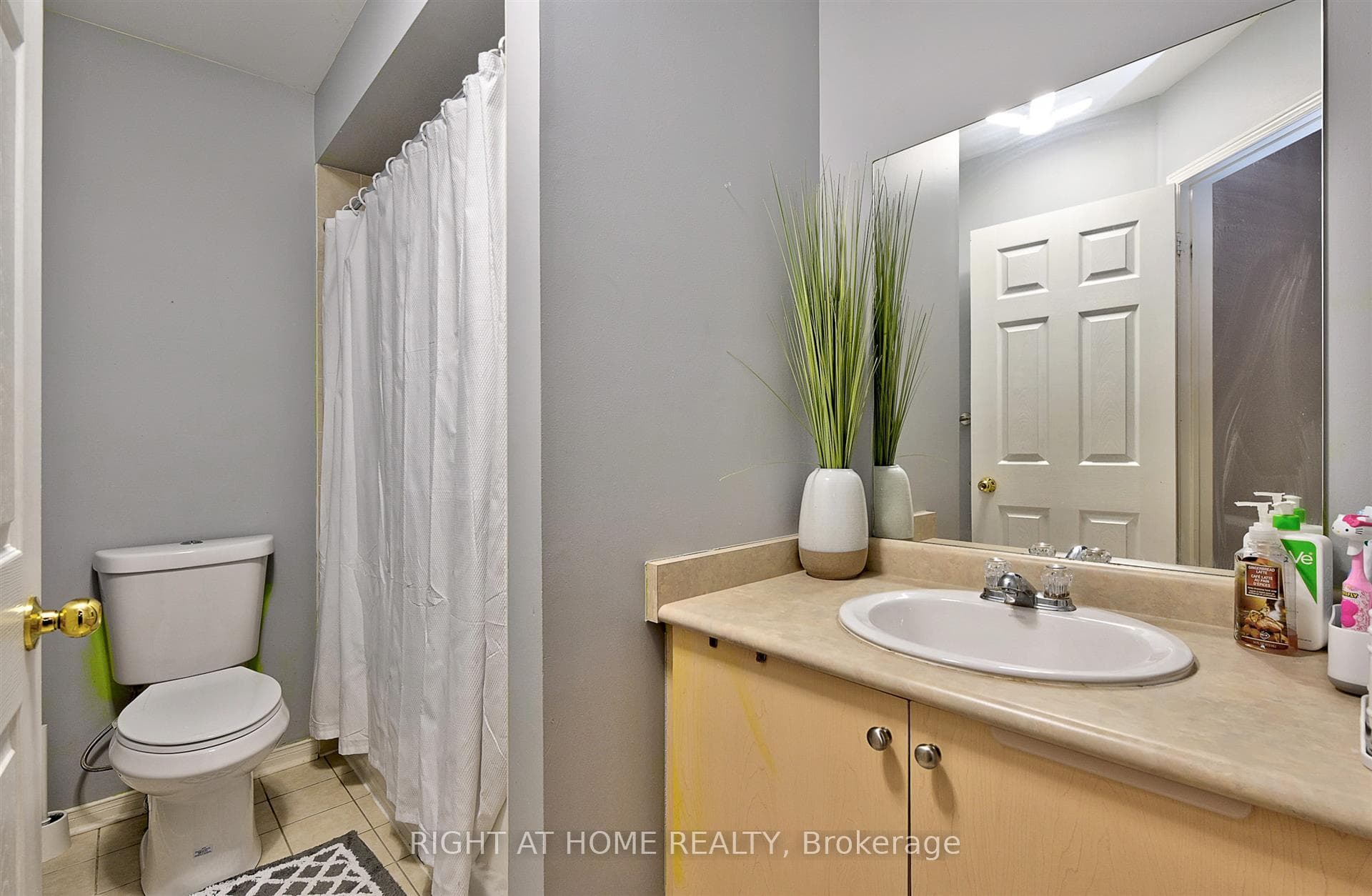 1032 Langford Street photo 18