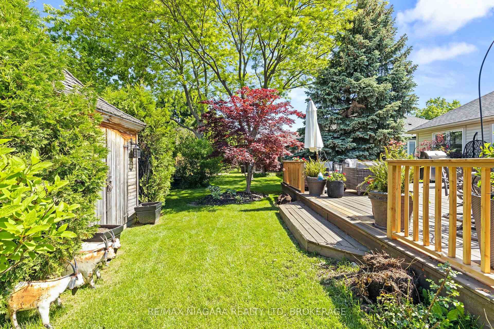 611 Victoria Street photo 38