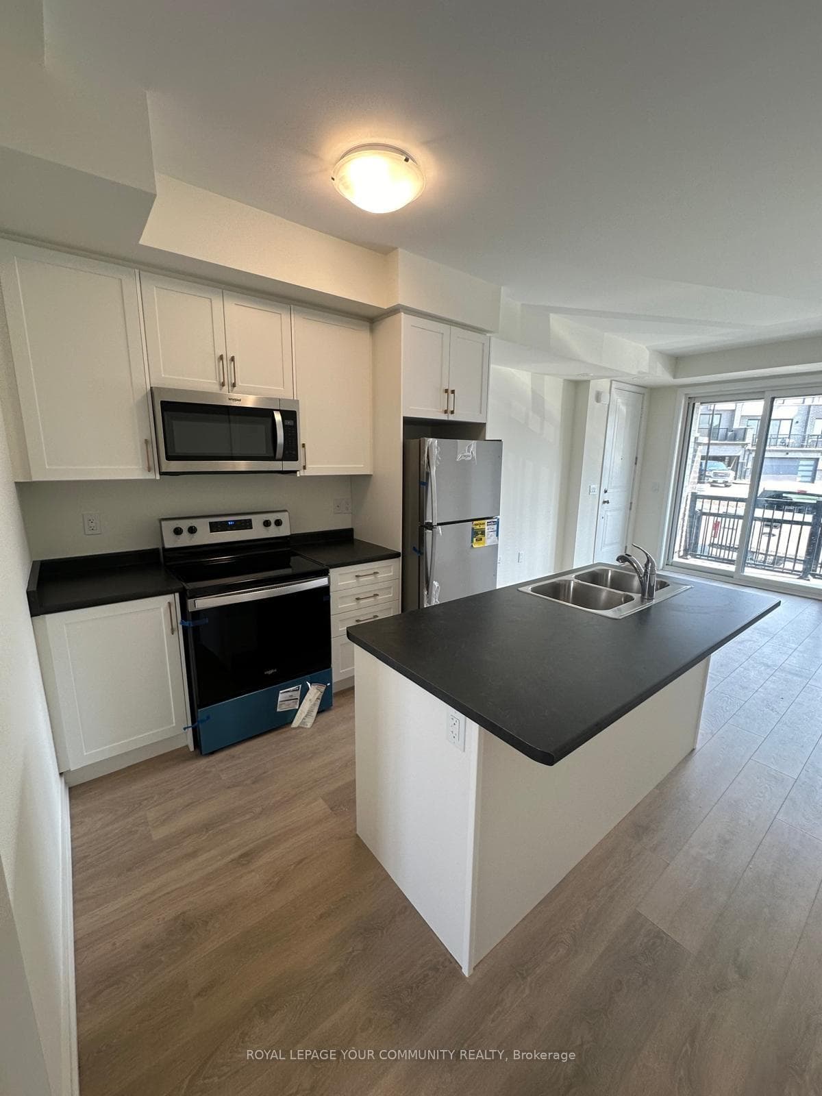 160 Densmore Road Unit 1002 photo 31