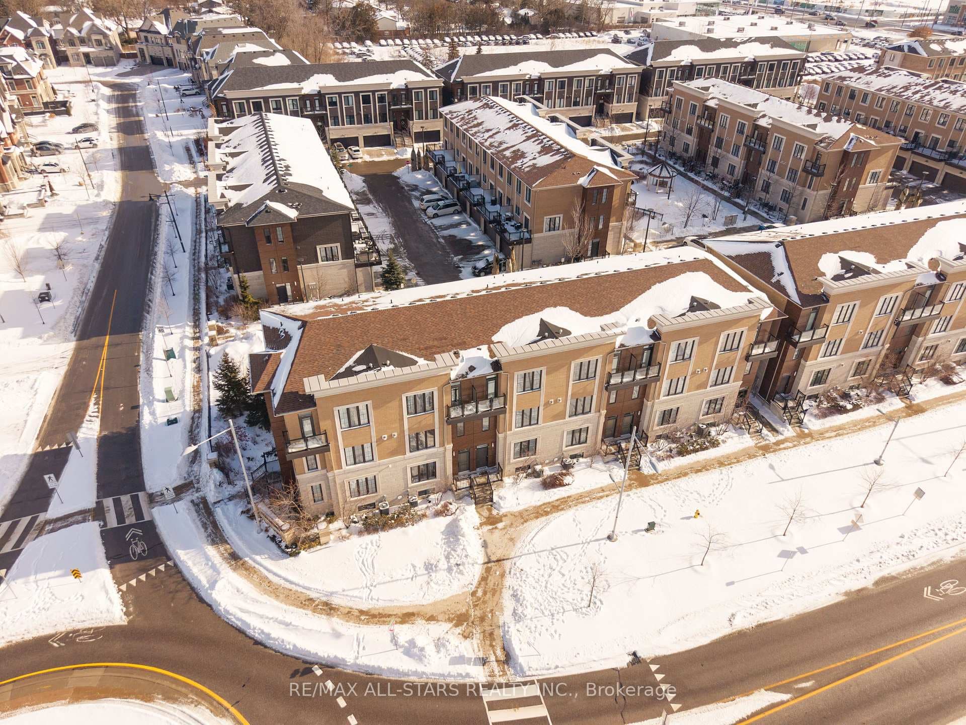 85 Village Parkway photo 46