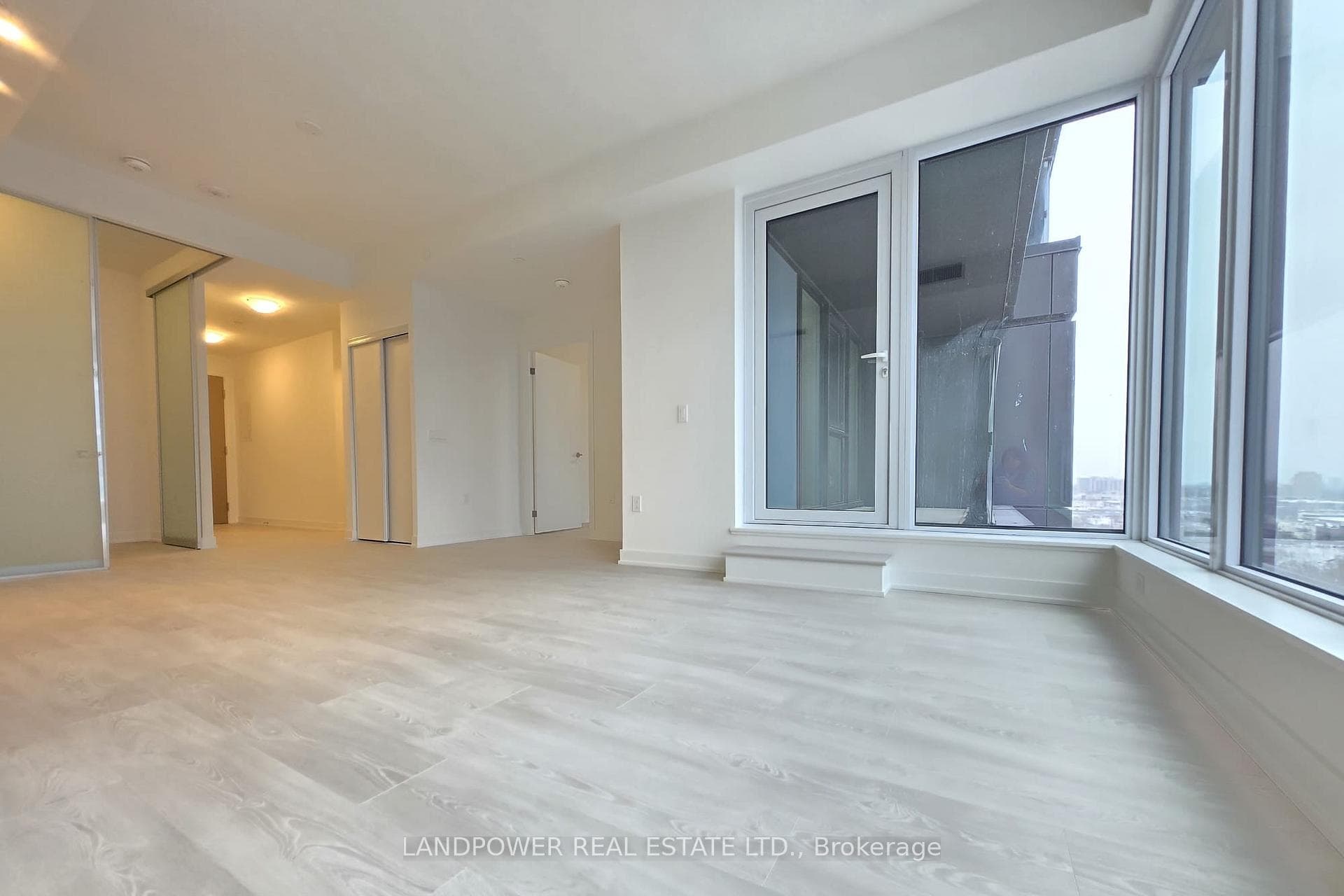 1 Quarrington Lane Unit 1616 photo 3