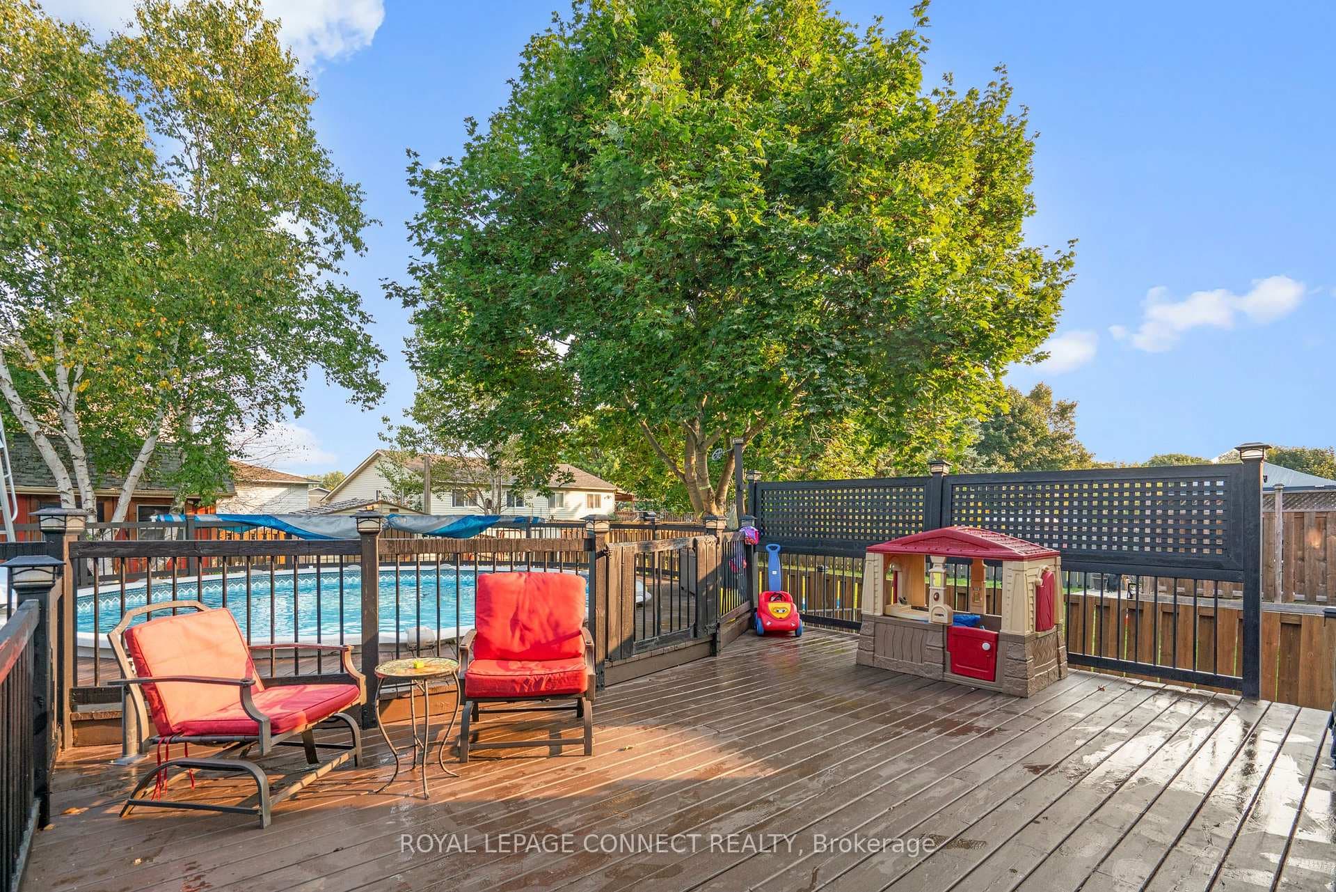 786 Candaras Street photo 16