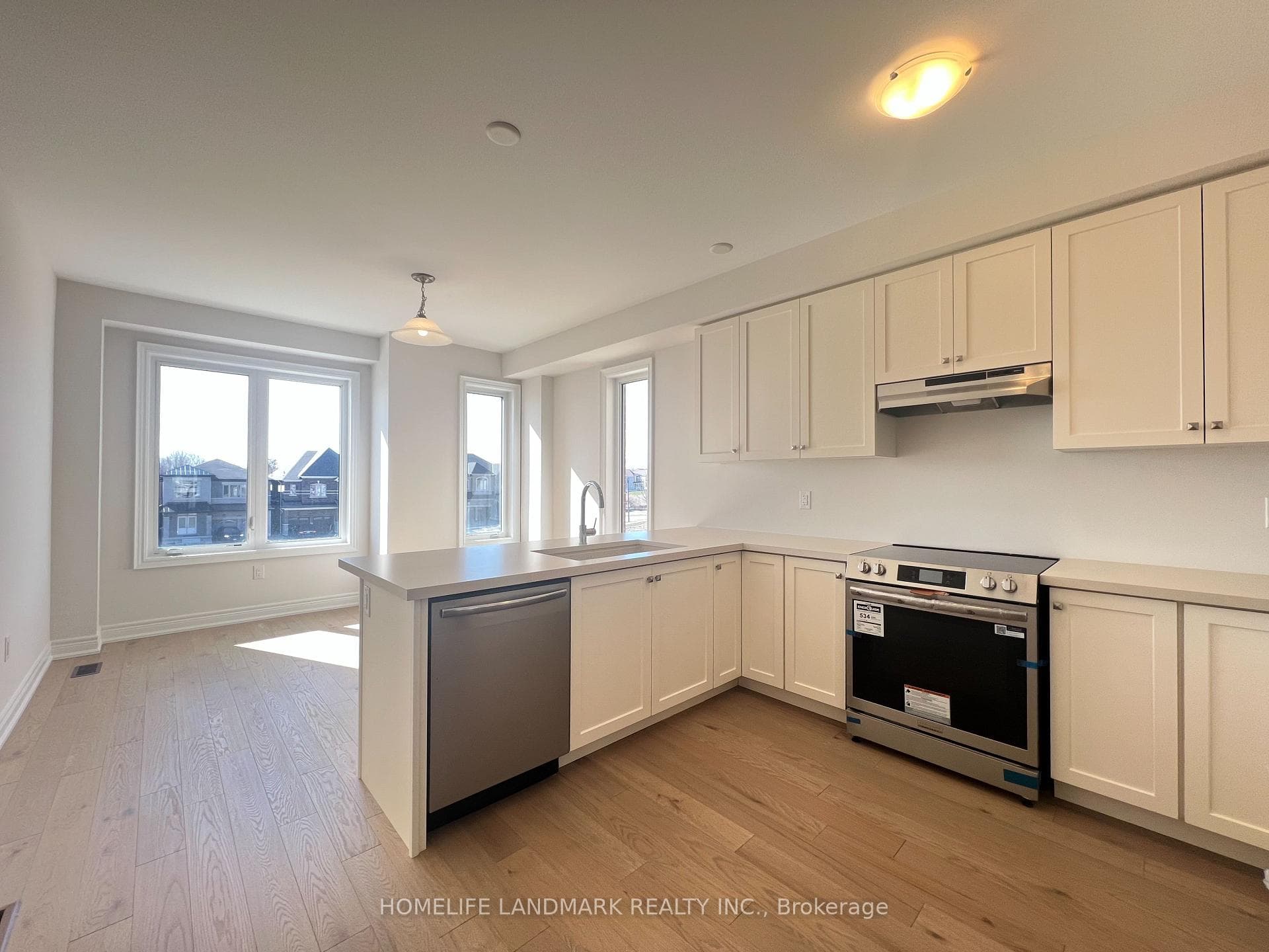2808 Tippett Mews photo 19