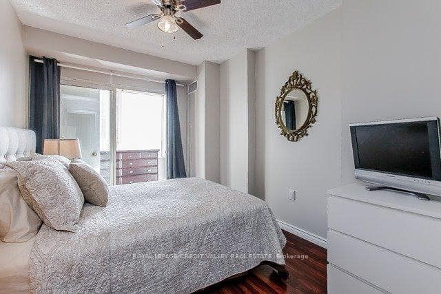 1270 Maple Crossing Boulevard Unit 704 photo 17