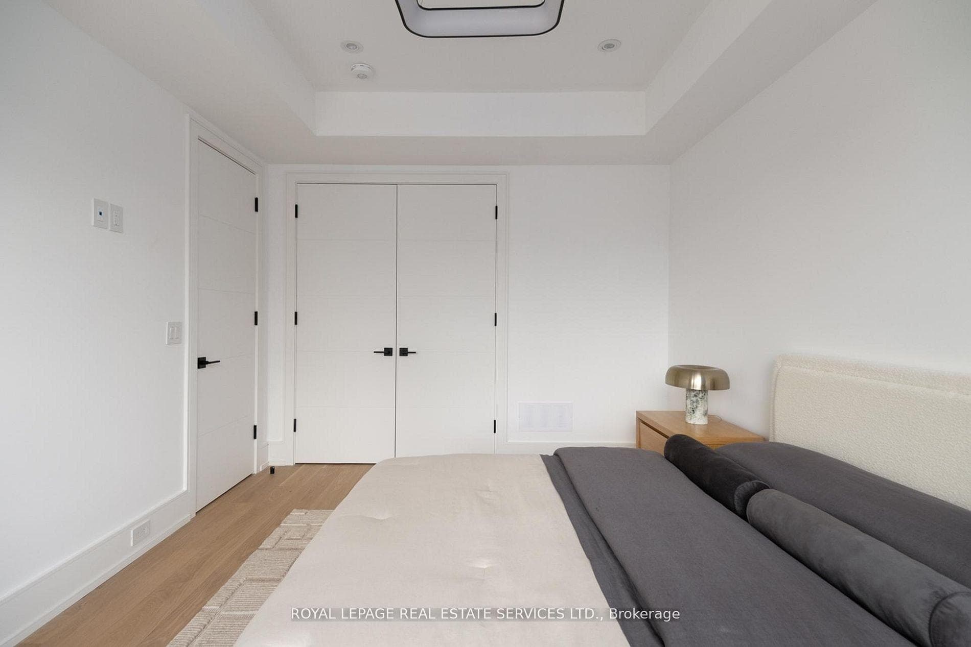 237 Bedford Park Avenue photo 26