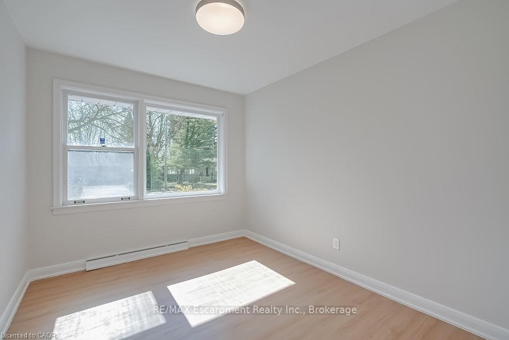 2063 Glenforest Crescent photo 21