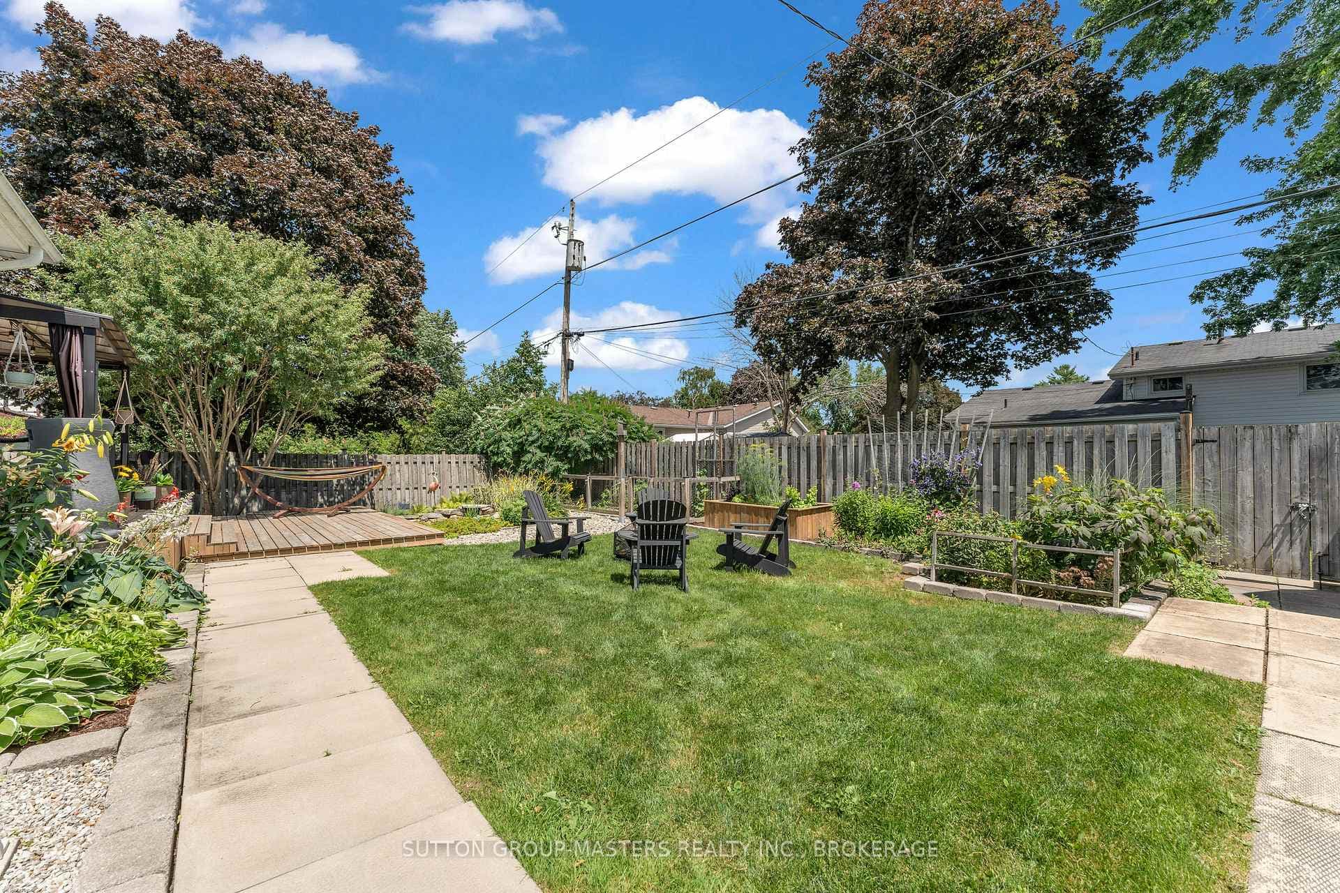 11 Chesterfield Drive photo 43