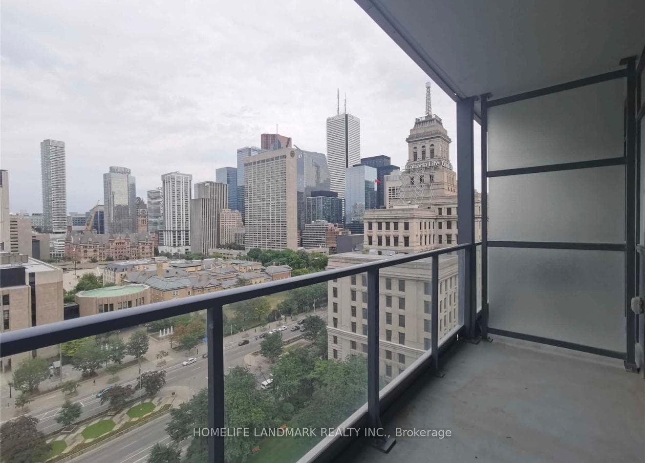210 Simcoe Street Unit 1609 photo 5