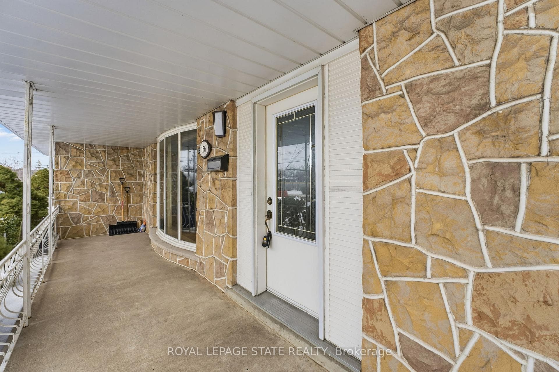156 Kentley Drive photo 4