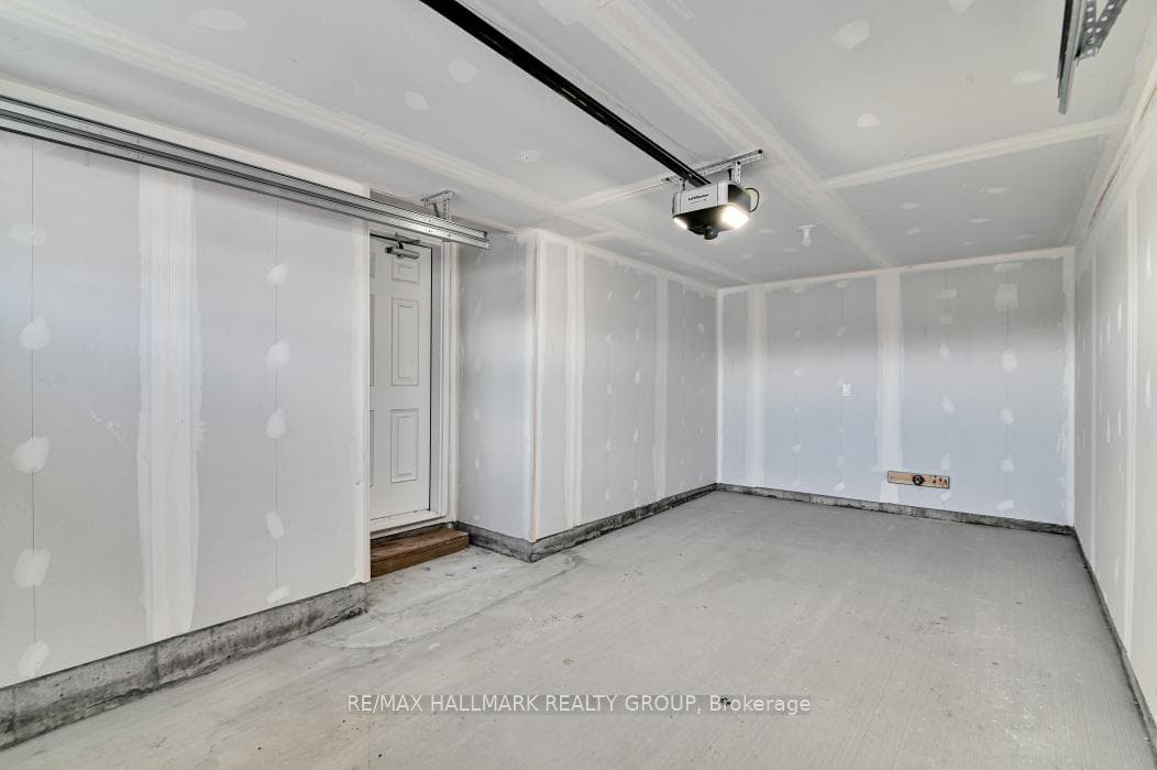290 Bankside Way photo 6