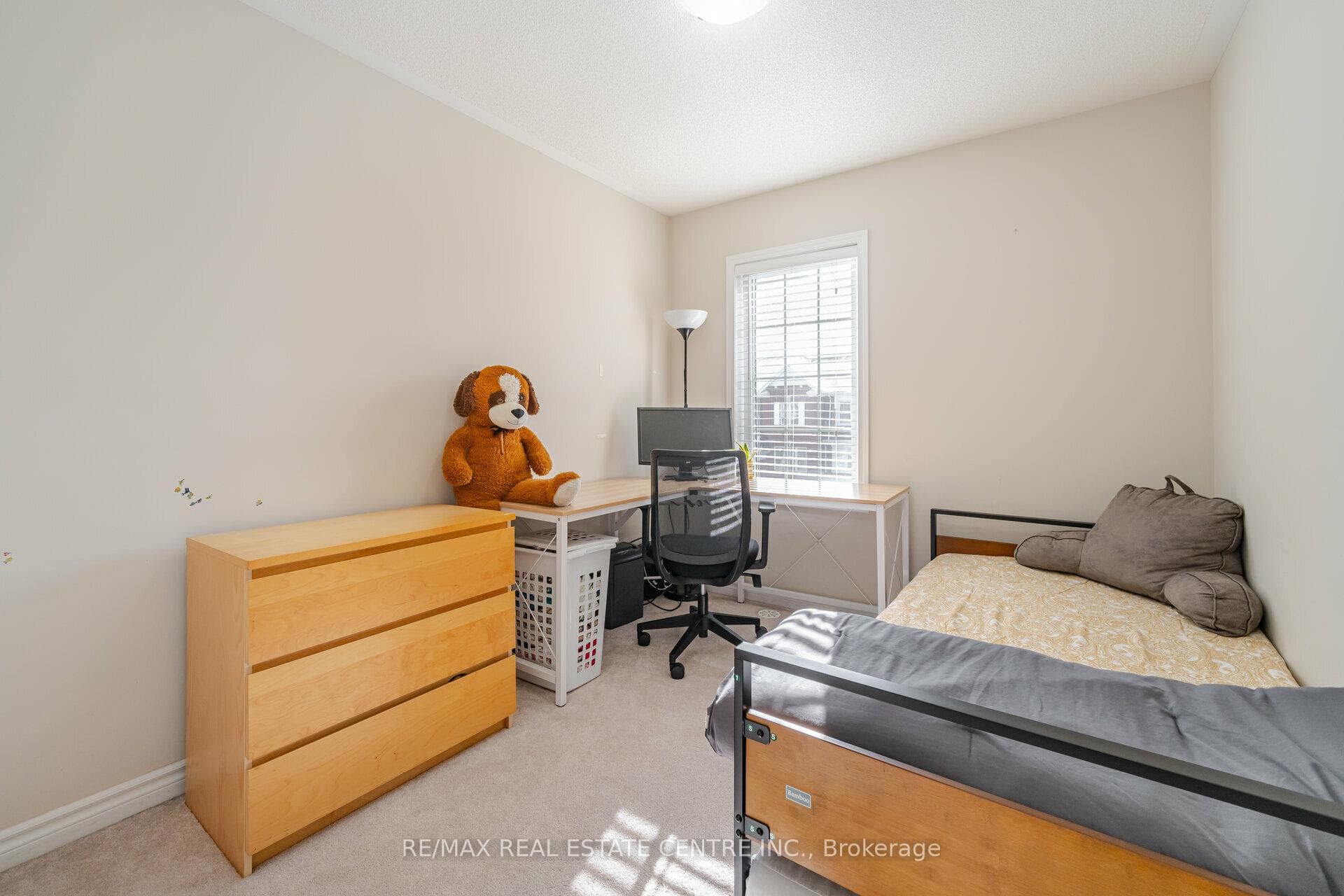 63 Bannister Crescent photo 37