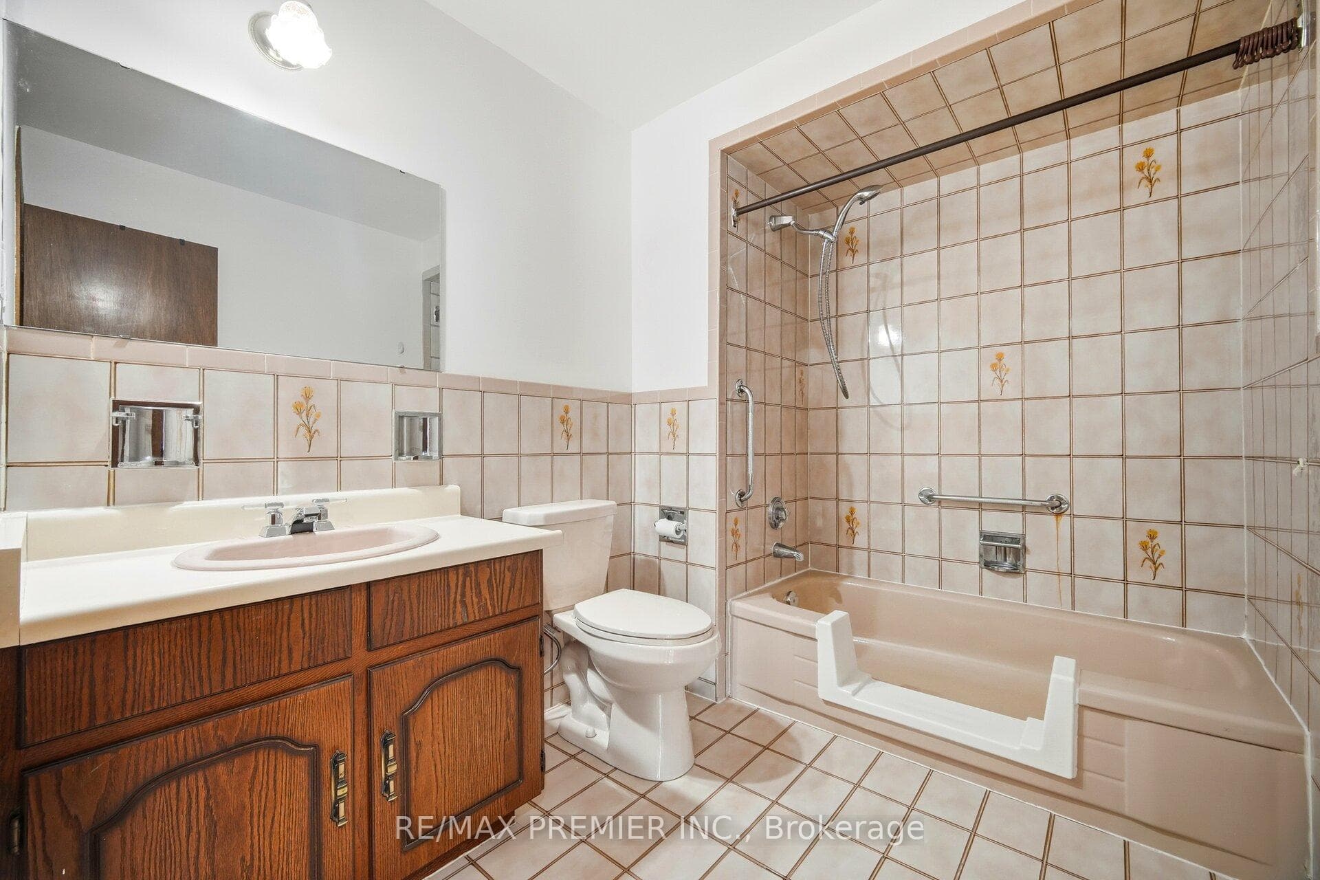 10 Sharpecroft Boulevard photo 18