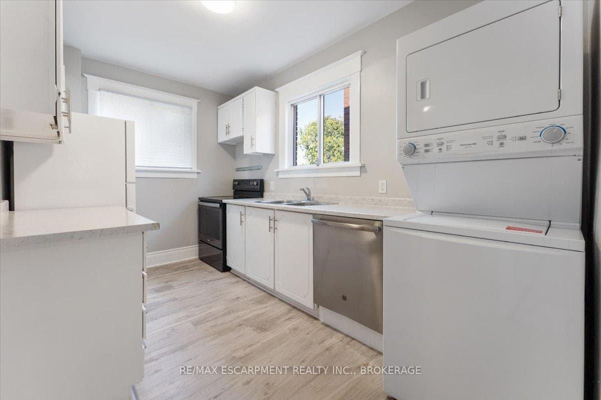 3 Carleton Street Unit Main photo 13
