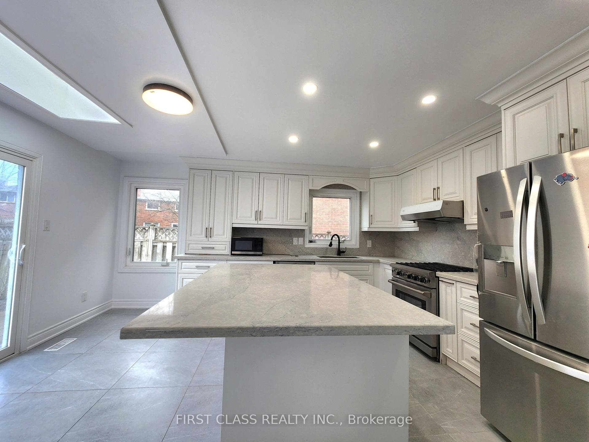 15 Strathmore Drive photo 8