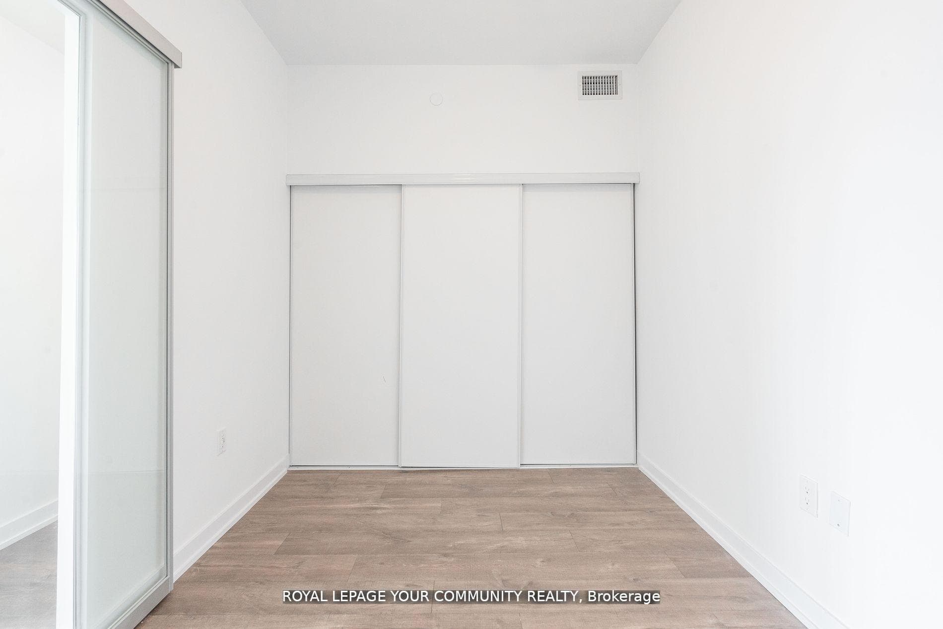 2433 Dufferin Street Unit 803 photo 19