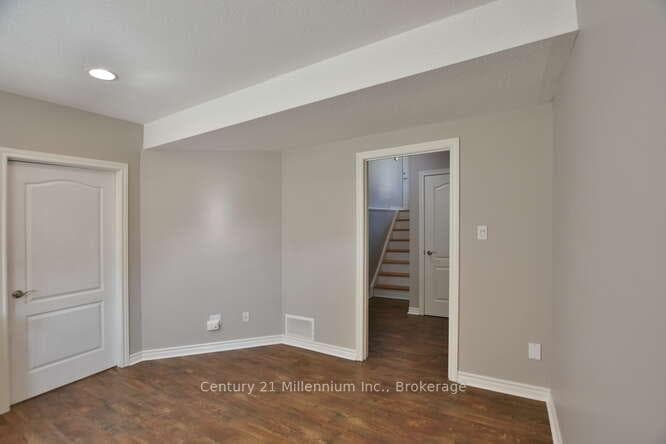 68 Oriole Crescent photo 28