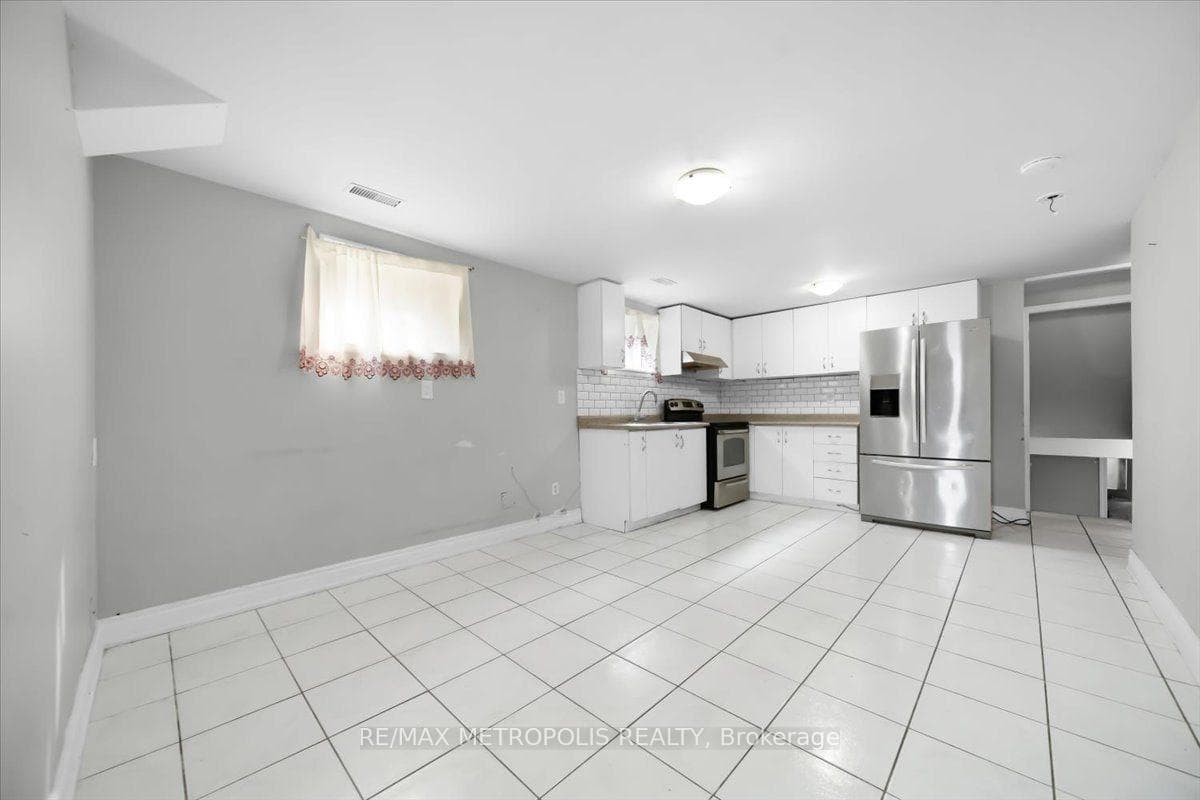 39 Jellicoe Crescent photo 35
