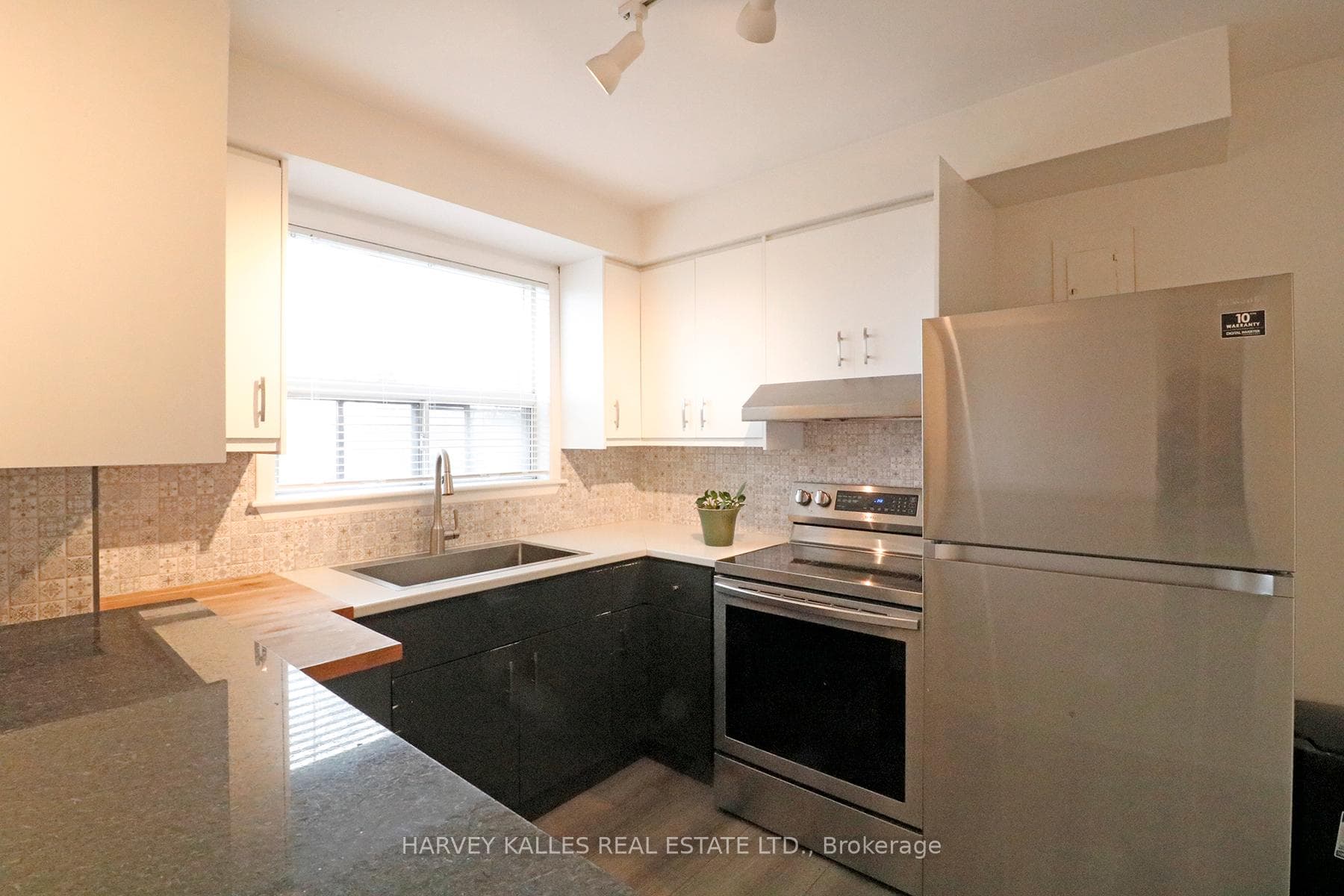 866 Davenport Road Unit Main photo 6