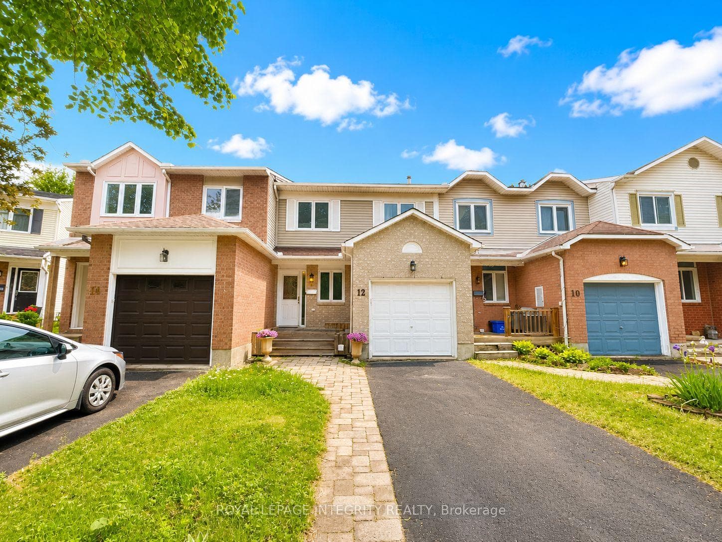 12 KIMBOLTON Crescent photo 2