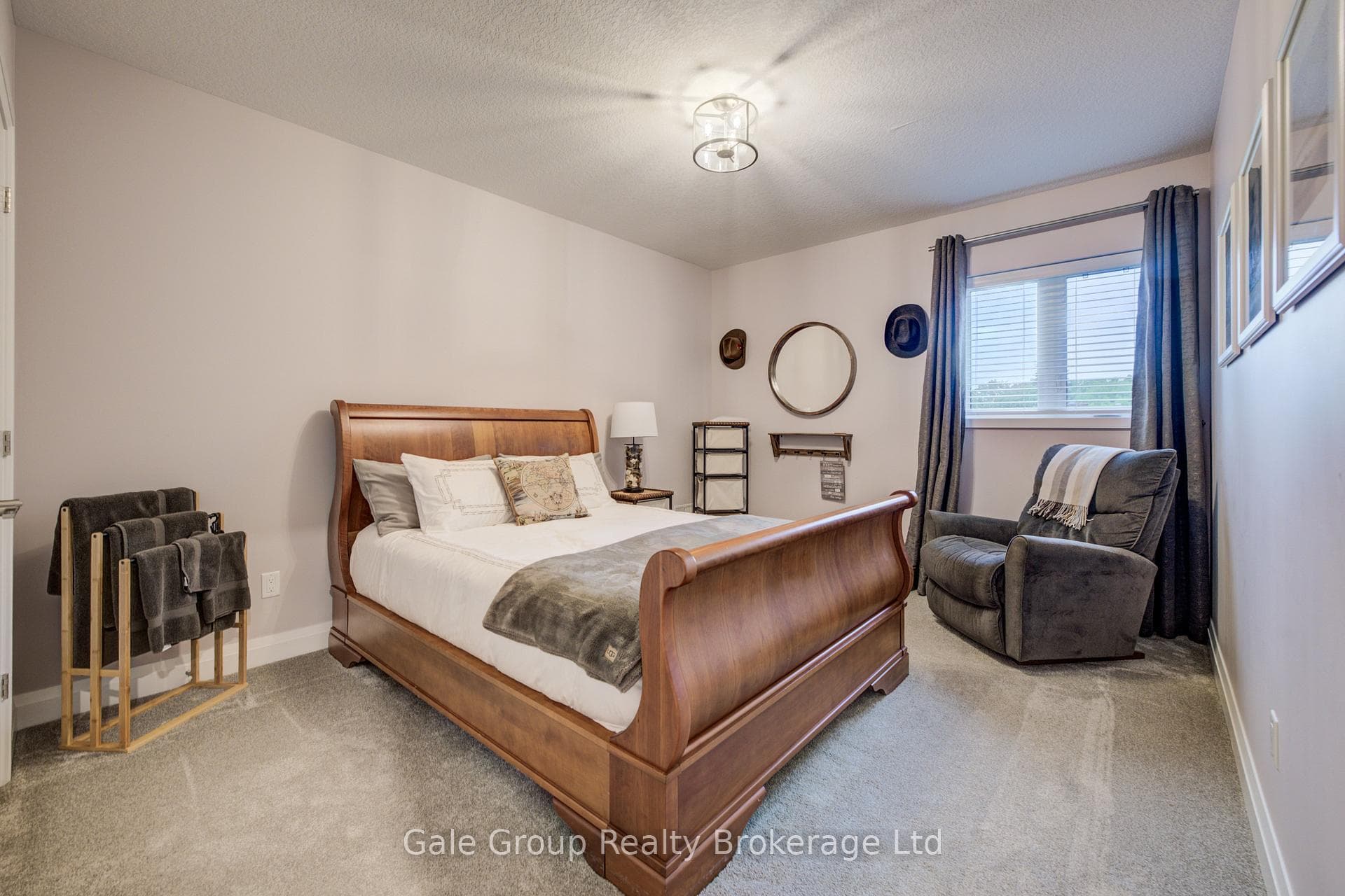8 Pittock Park Road photo 40