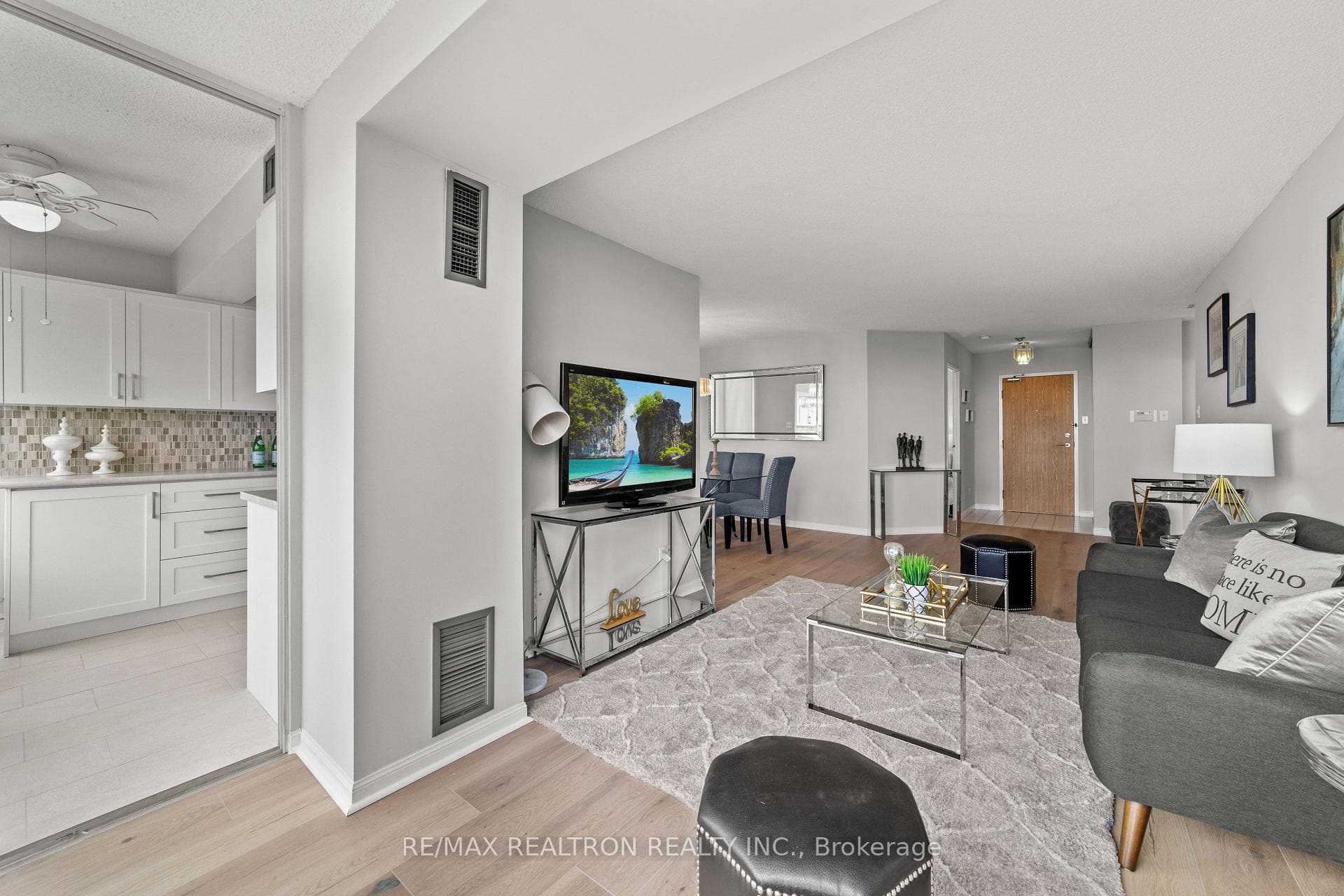 1131 Steeles Avenue Unit 1508 photo 15