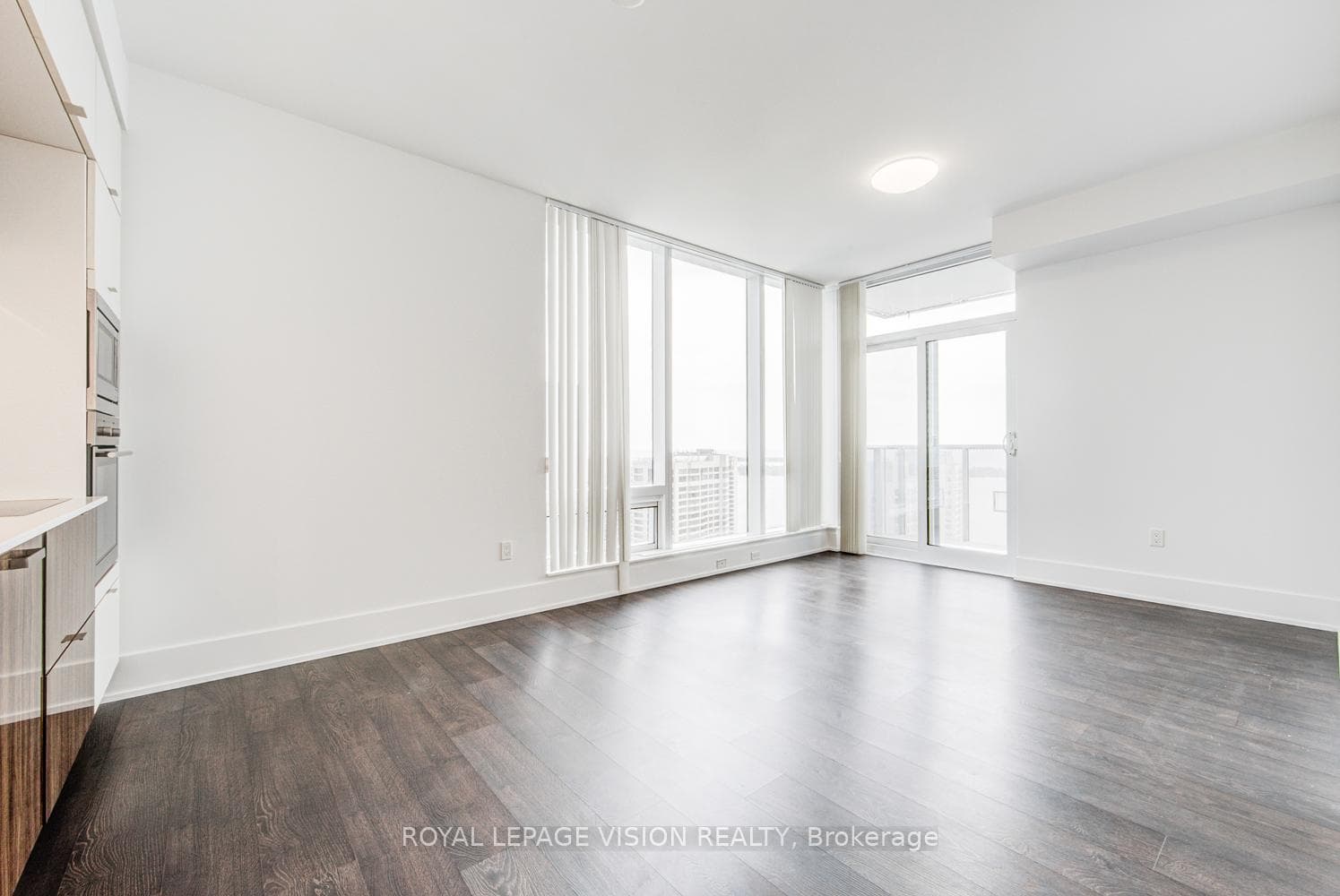10 York Street Unit 3905 photo 12