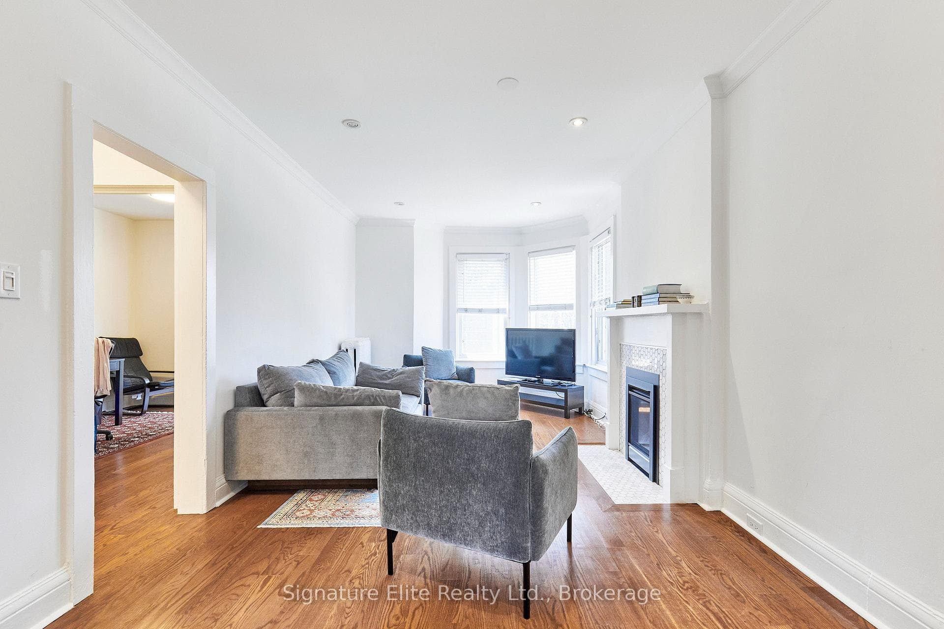 124 Geoffrey Street Unit Upper photo 5