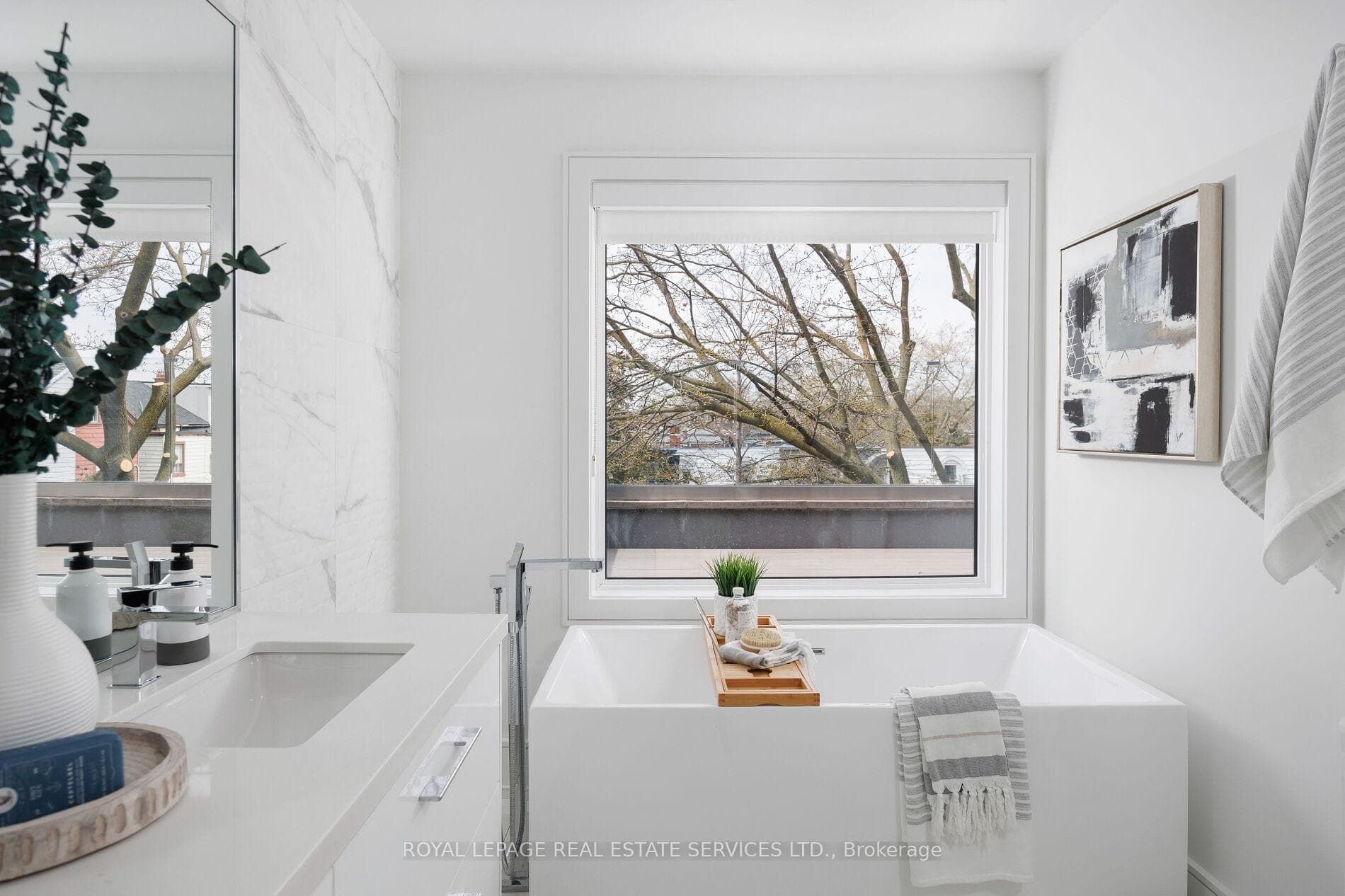 121 Markham Street photo 26