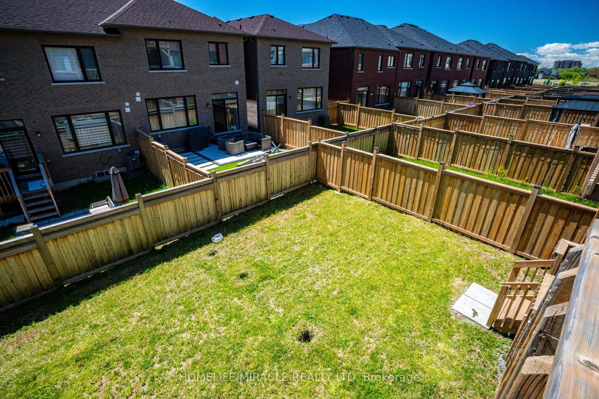 52 Douet Lane photo 32
