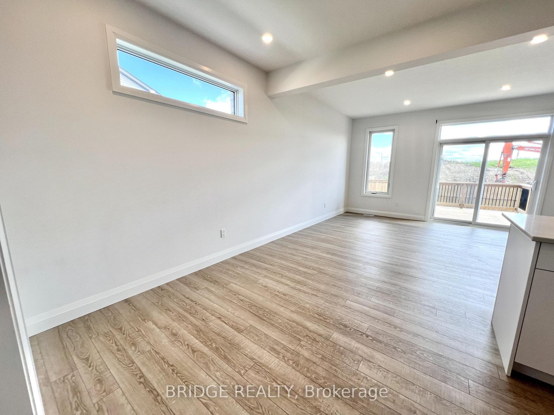263 Renaissance Drive photo 33