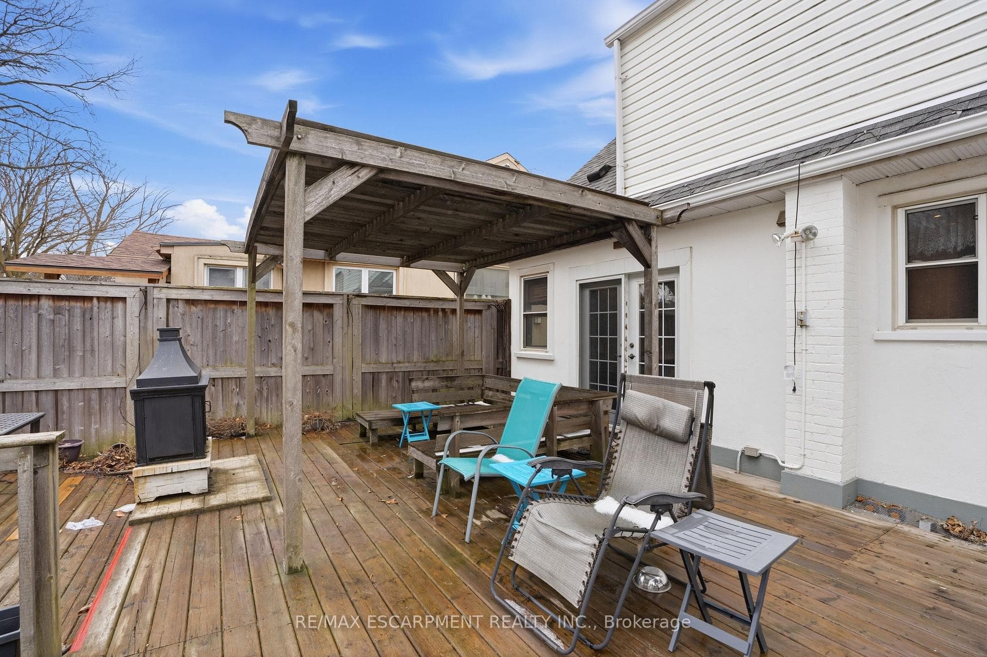 77 Arcade Crescent photo 36