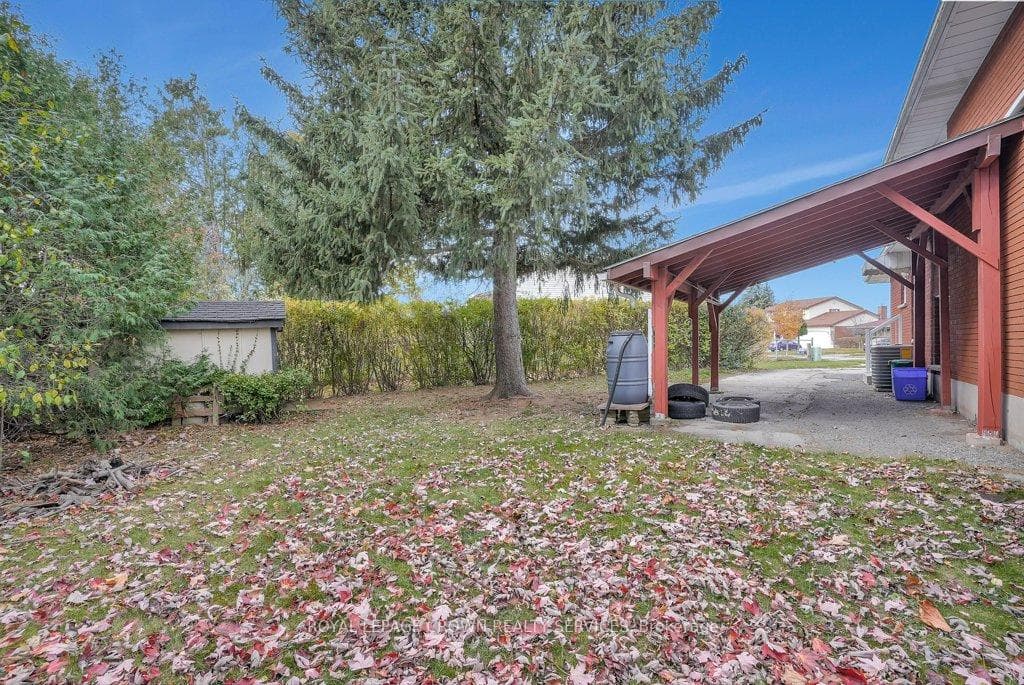 104 Strathcona Crescent photo 29