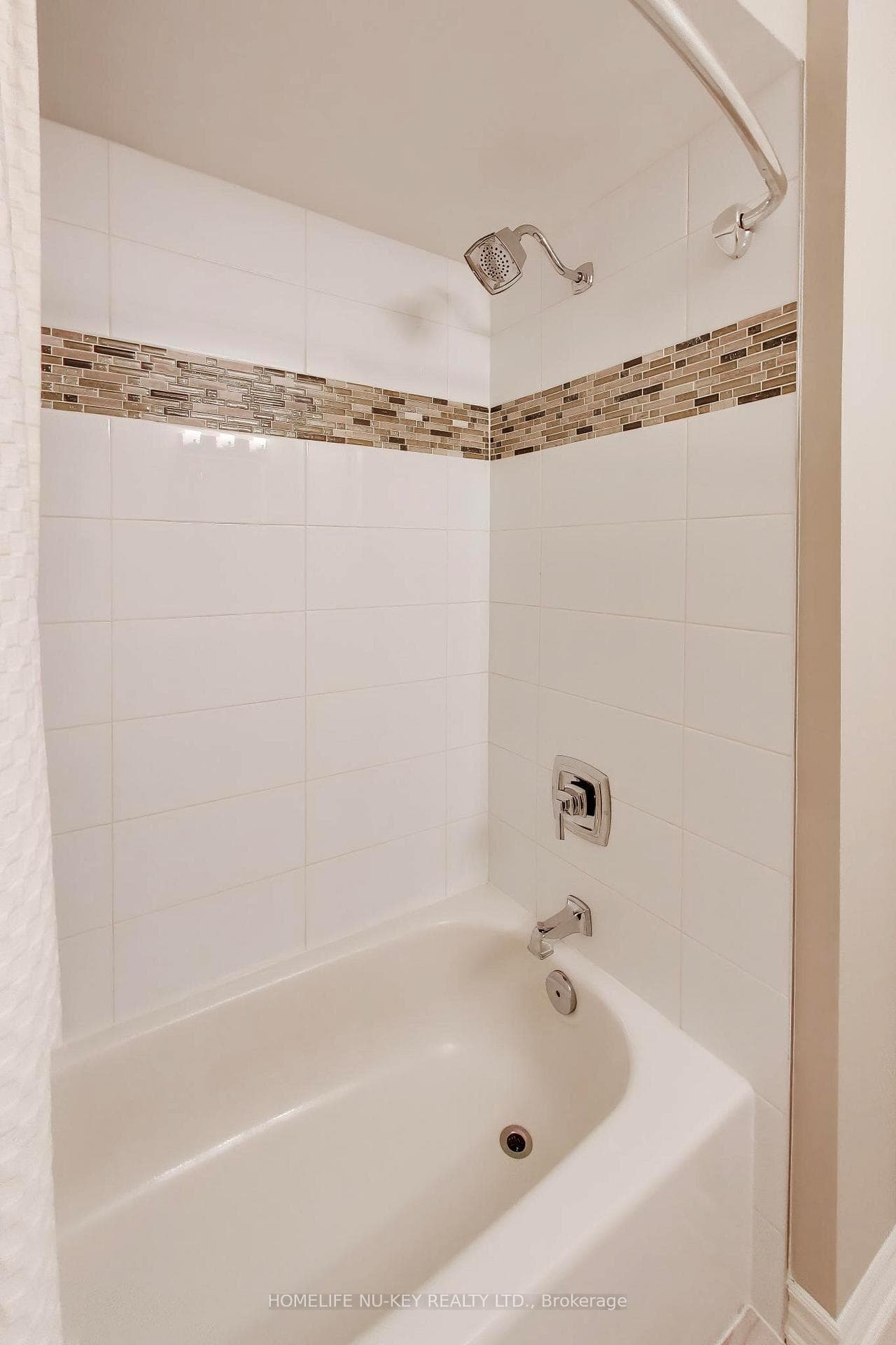27 Lauchlin Crescent photo 33