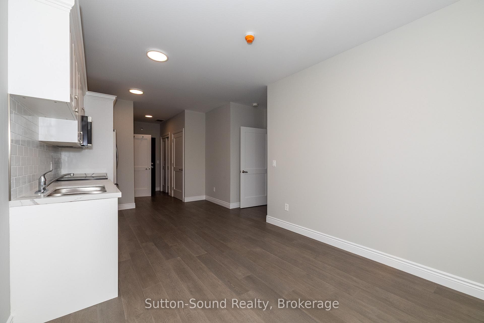 920 1st Avenue photo 16