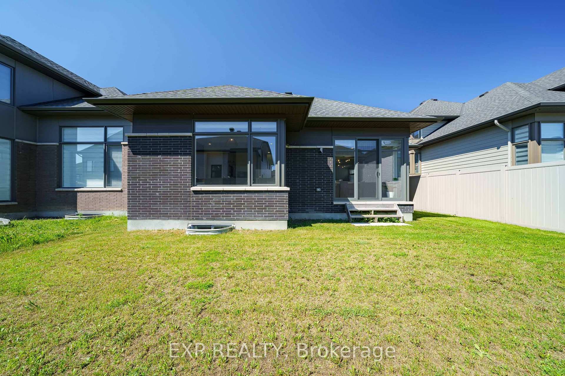 708 Wooler Place photo 37