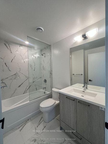 28 Interchange Way Unit 1707 photo 4