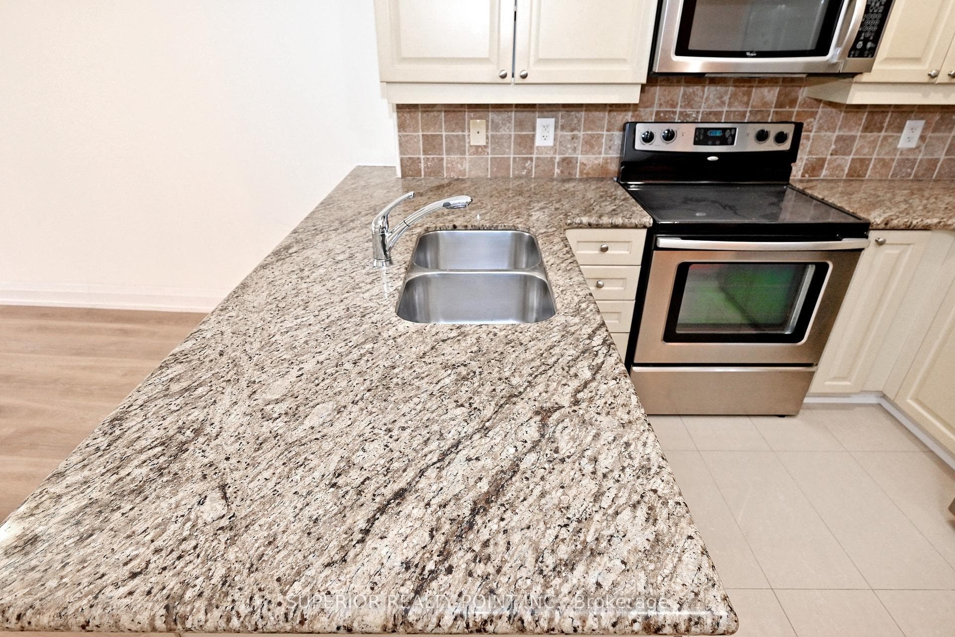 1070 Sheppard Avenue Unit 809 photo 14