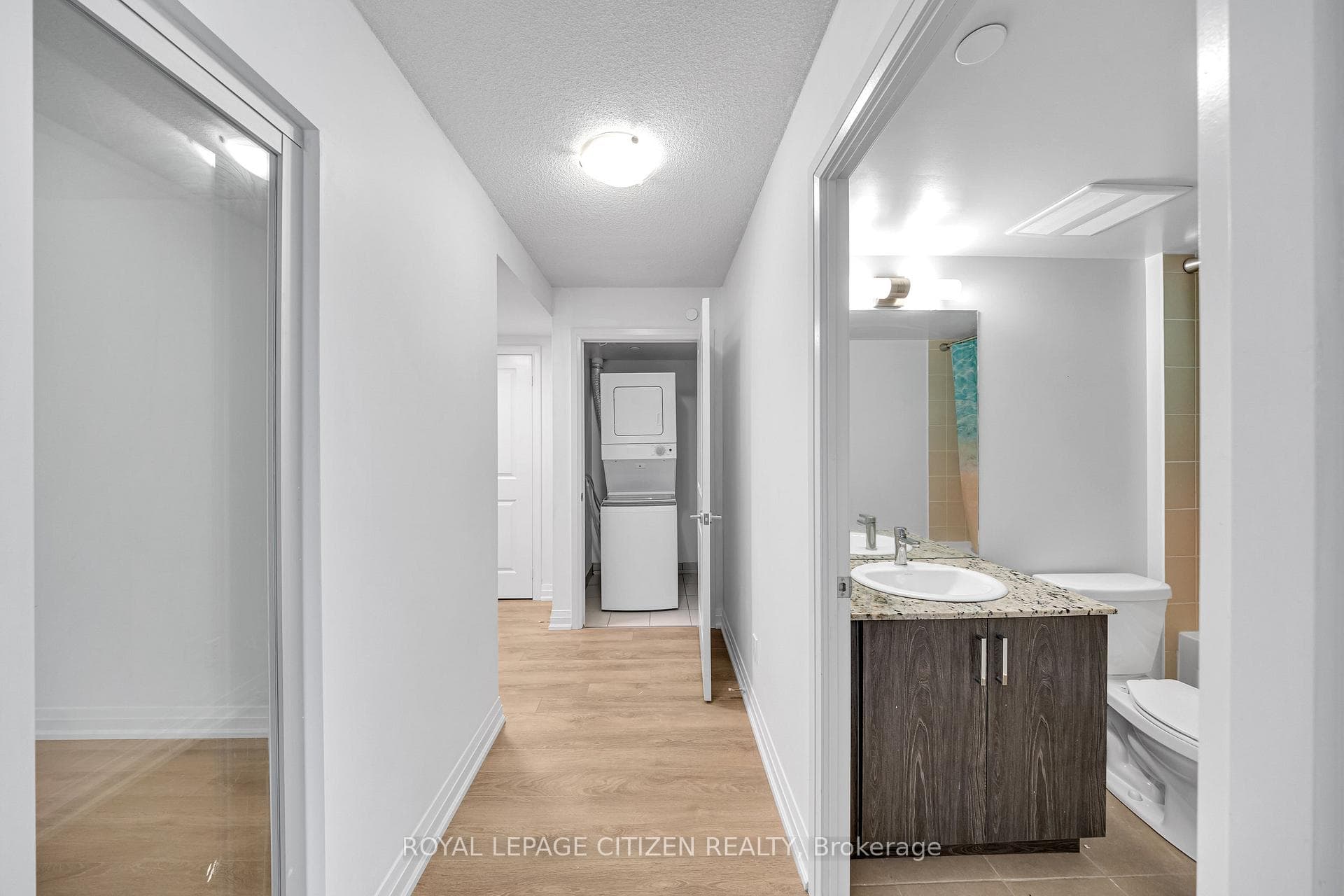 20 Meadowglen Place Unit 632 photo 4
