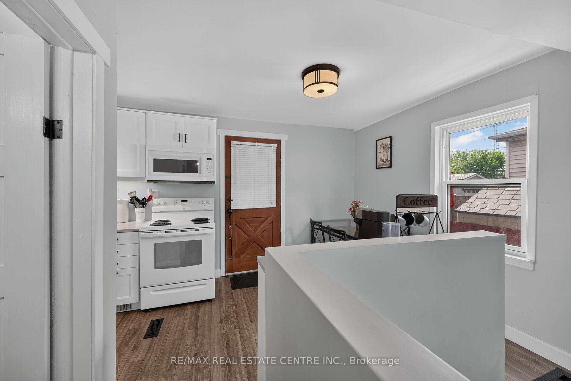 220 Paling Avenue photo 12