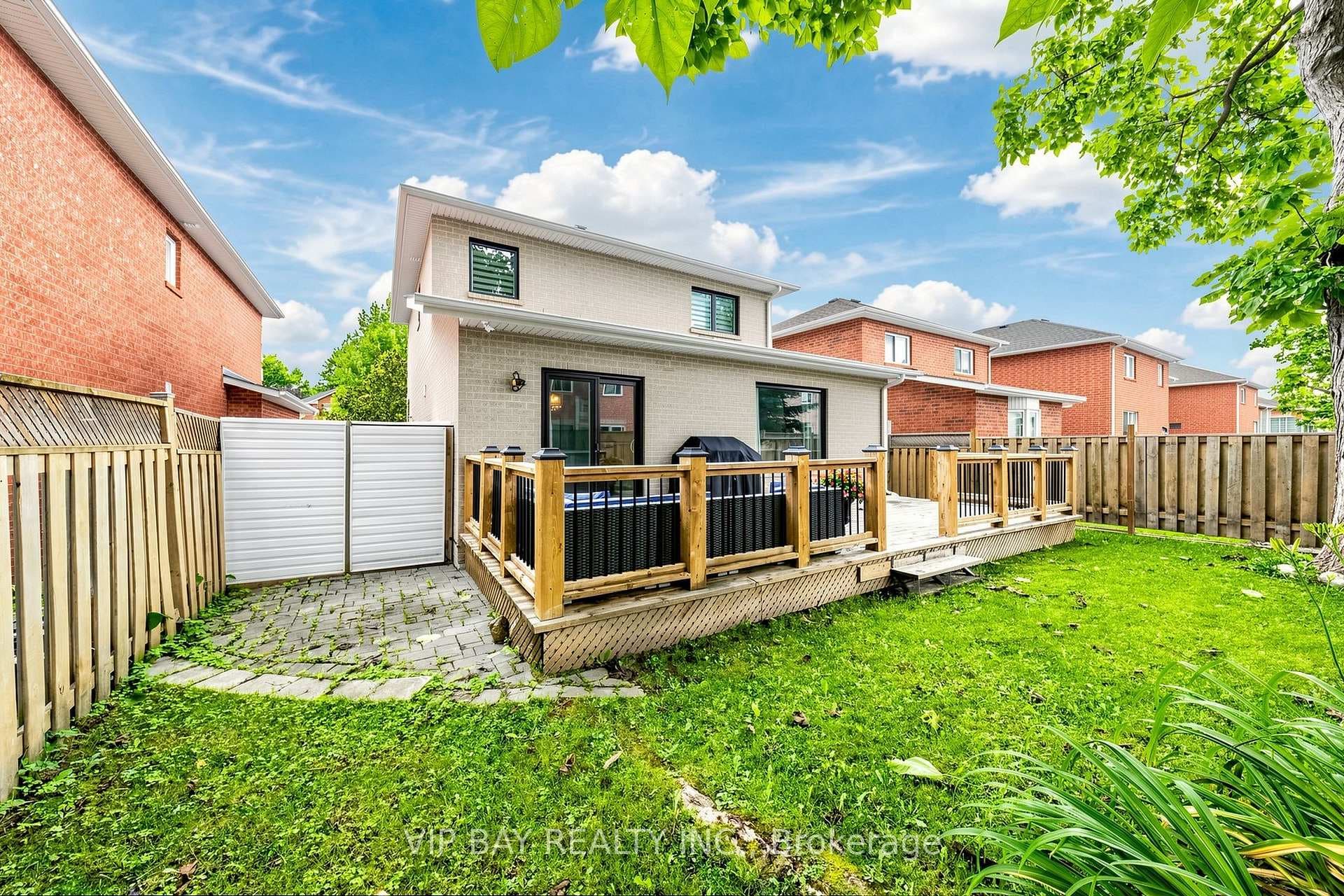 77 Amberview Drive photo 48