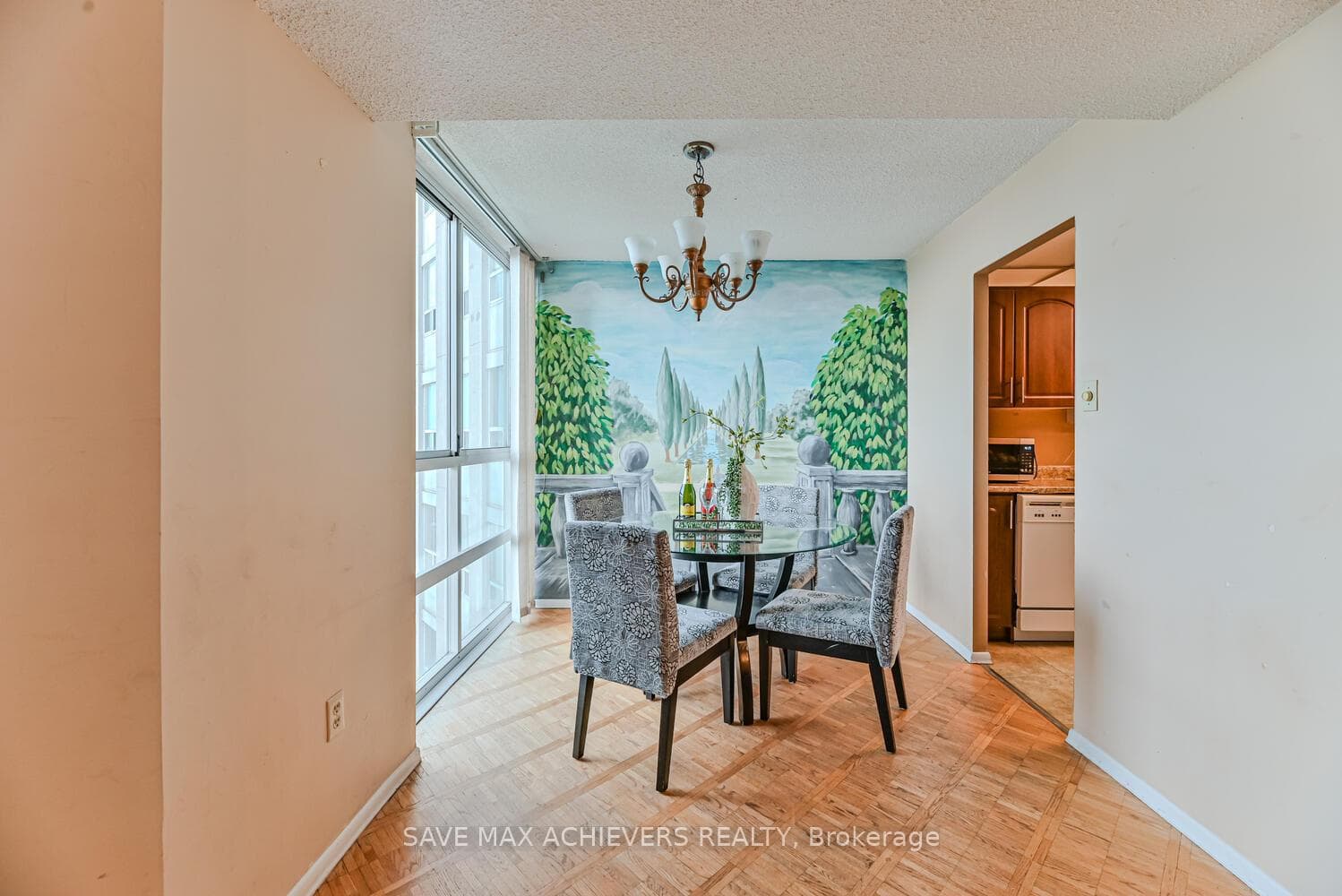 3650 Kaneff Crescent Unit 2502 photo 11