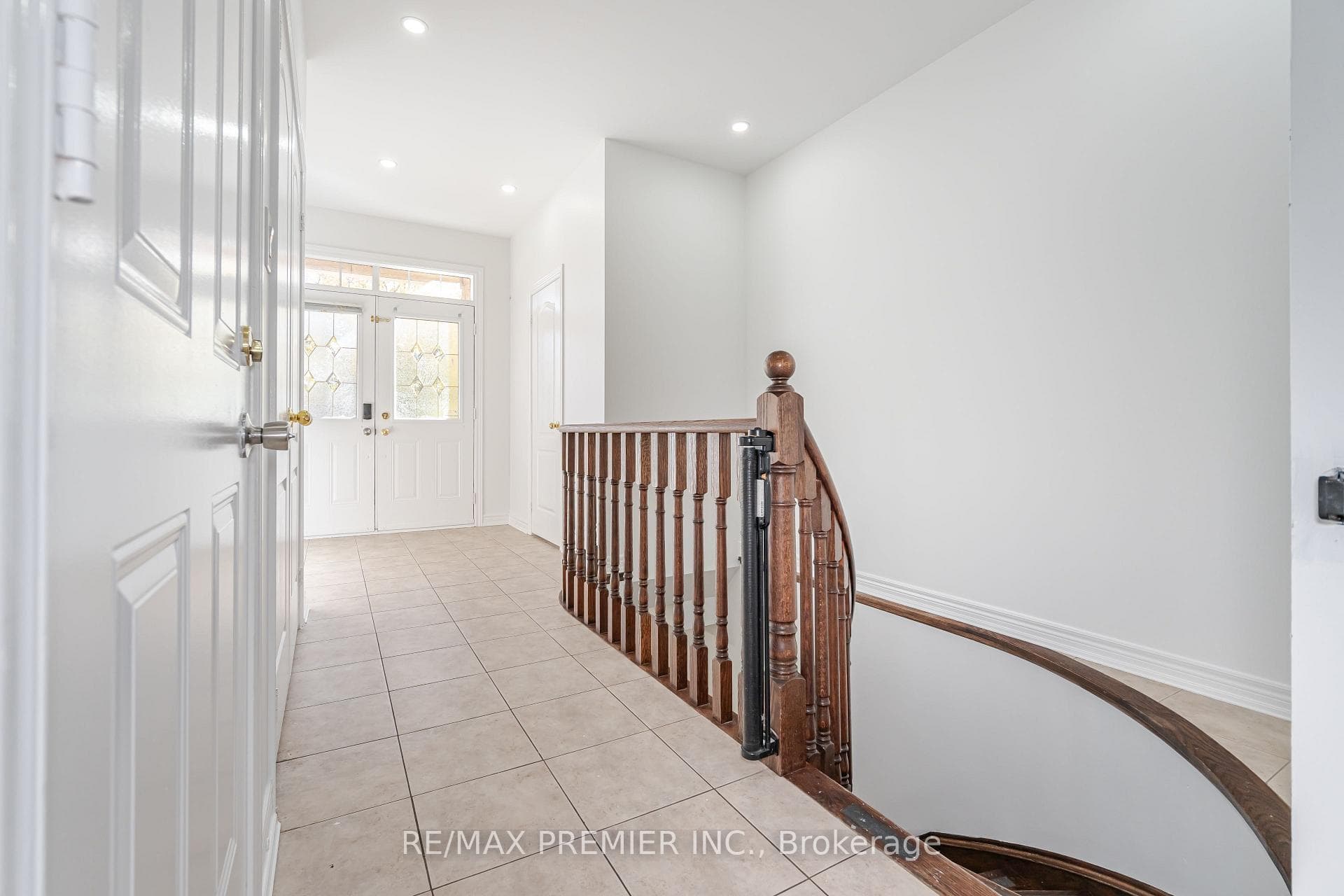 80 Heathcliffe Drive photo 13