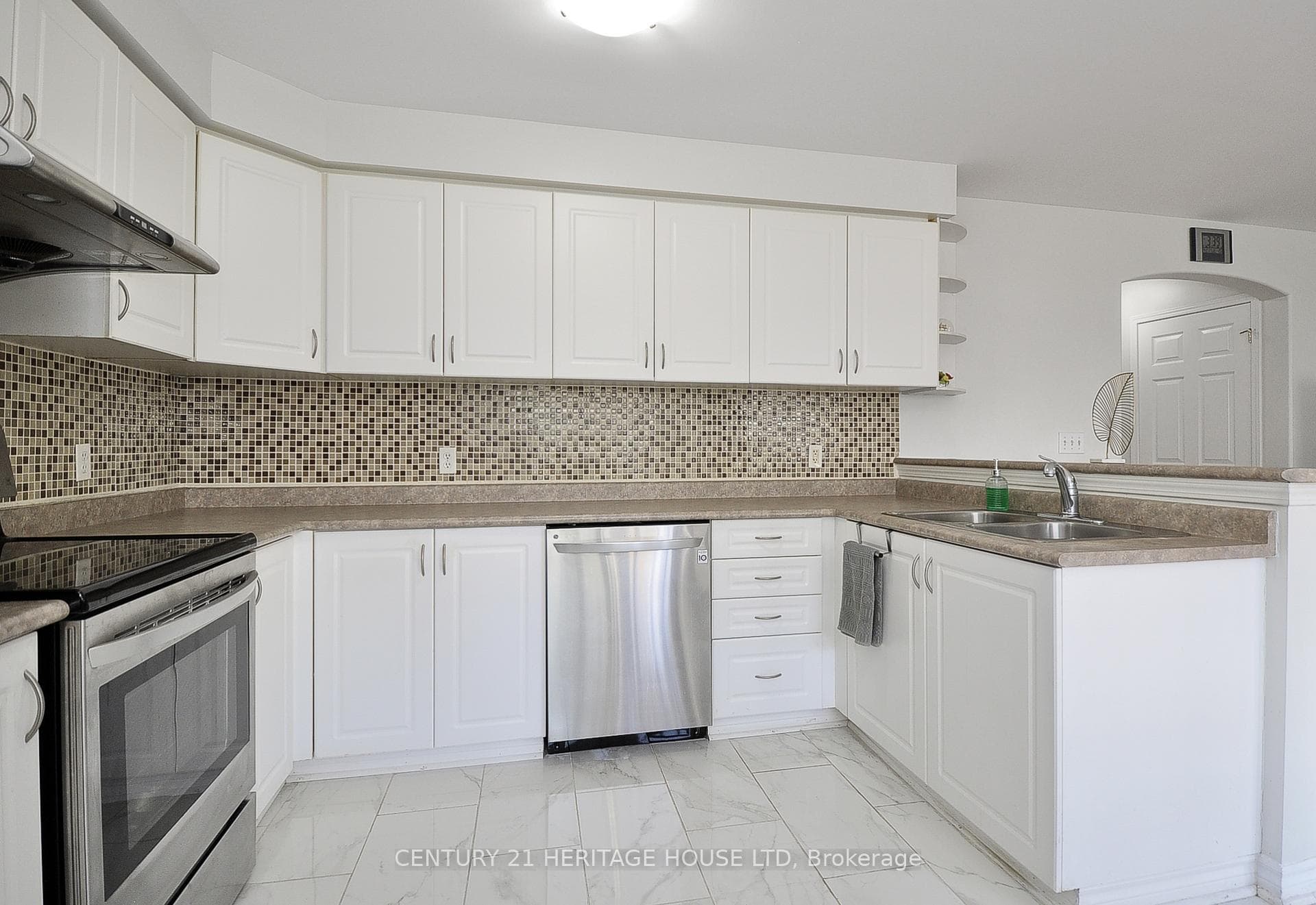 153 Coulthard Boulevard photo 13