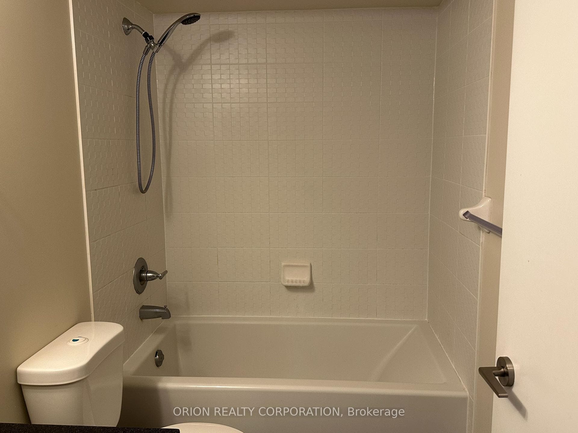135 Village Green Square Unit 3725 photo 5