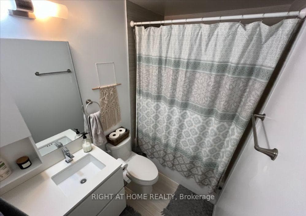 665 Kingston Road Unit 508 photo 10